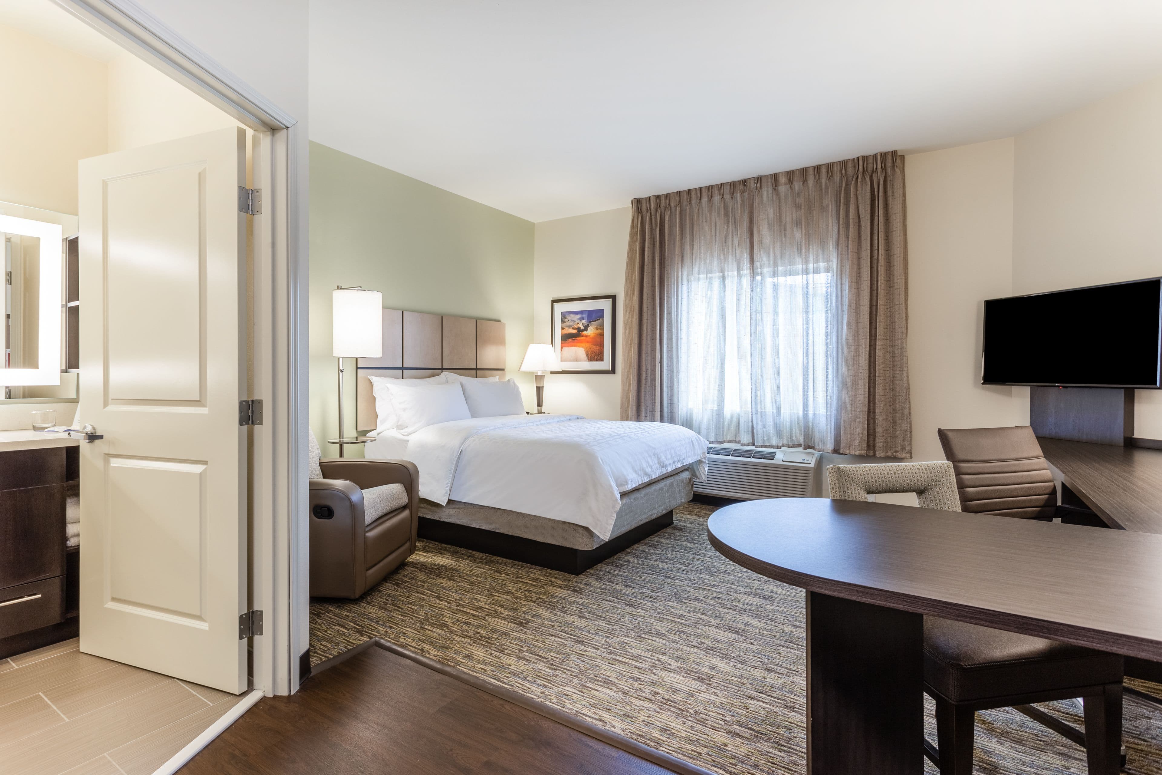 Candlewood Suites Davenport — 12