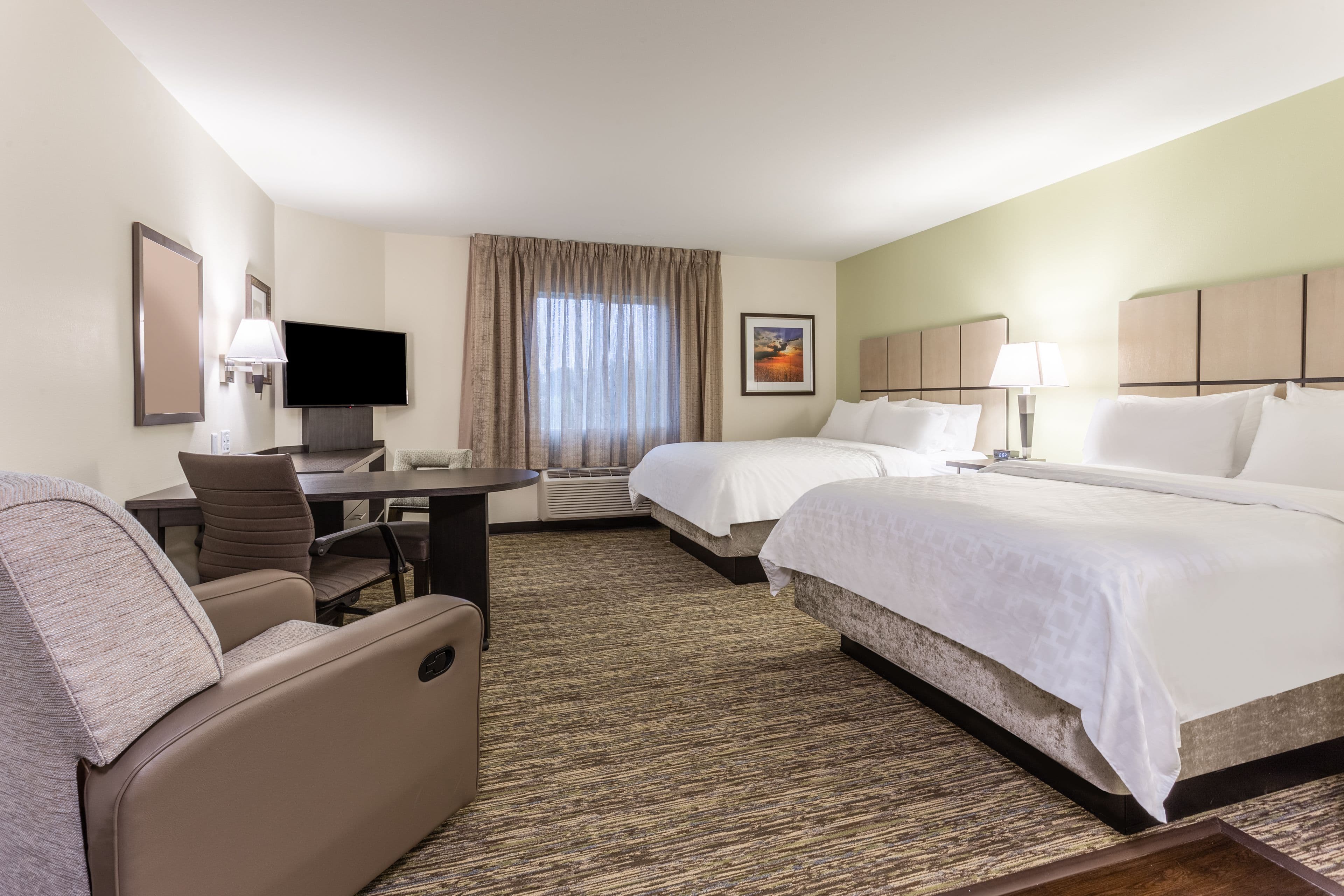 Candlewood Suites Davenport — 13