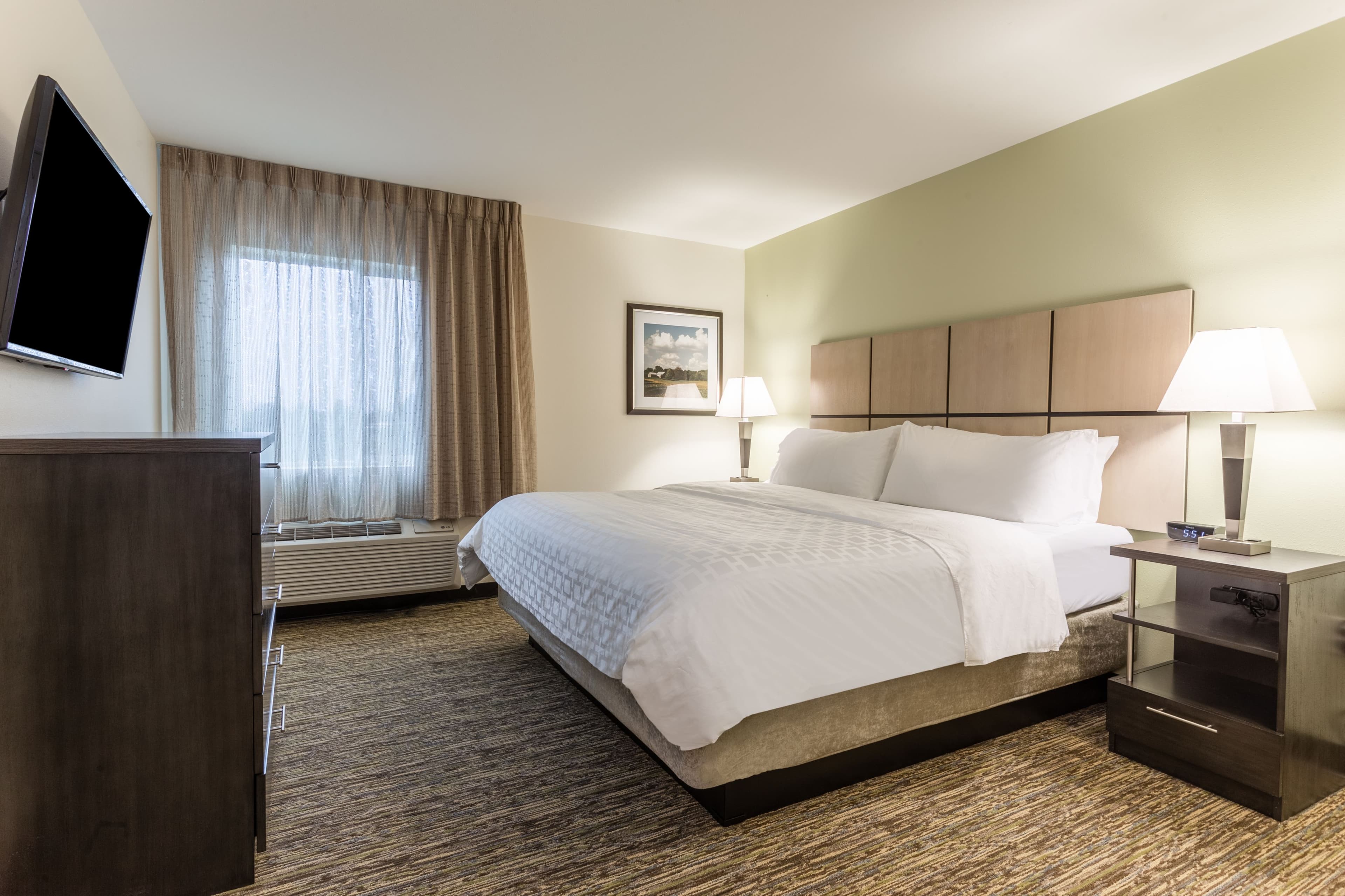 Candlewood Suites Davenport - Image 2