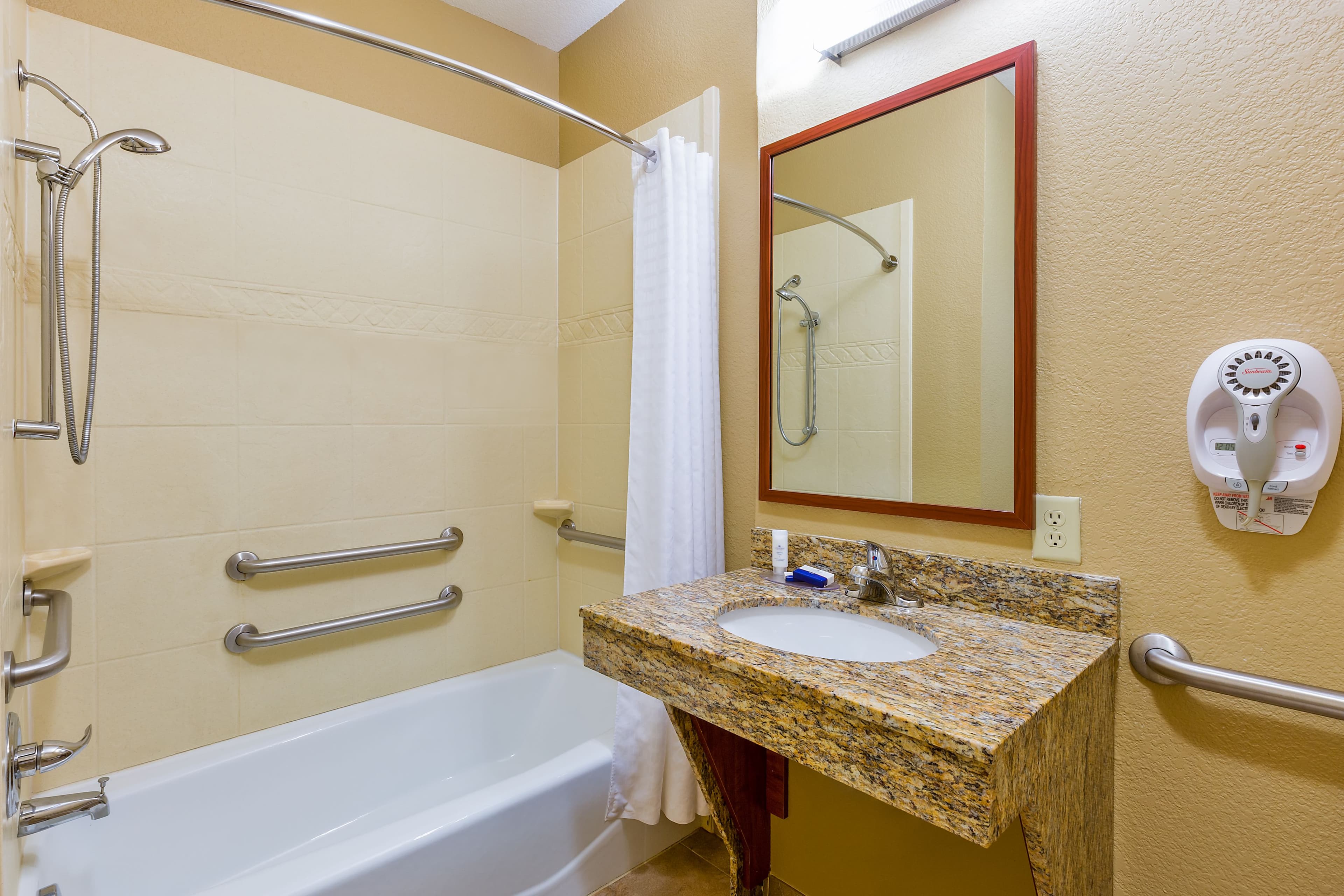 Candlewood Suites Decatur Medical Center - Image 2