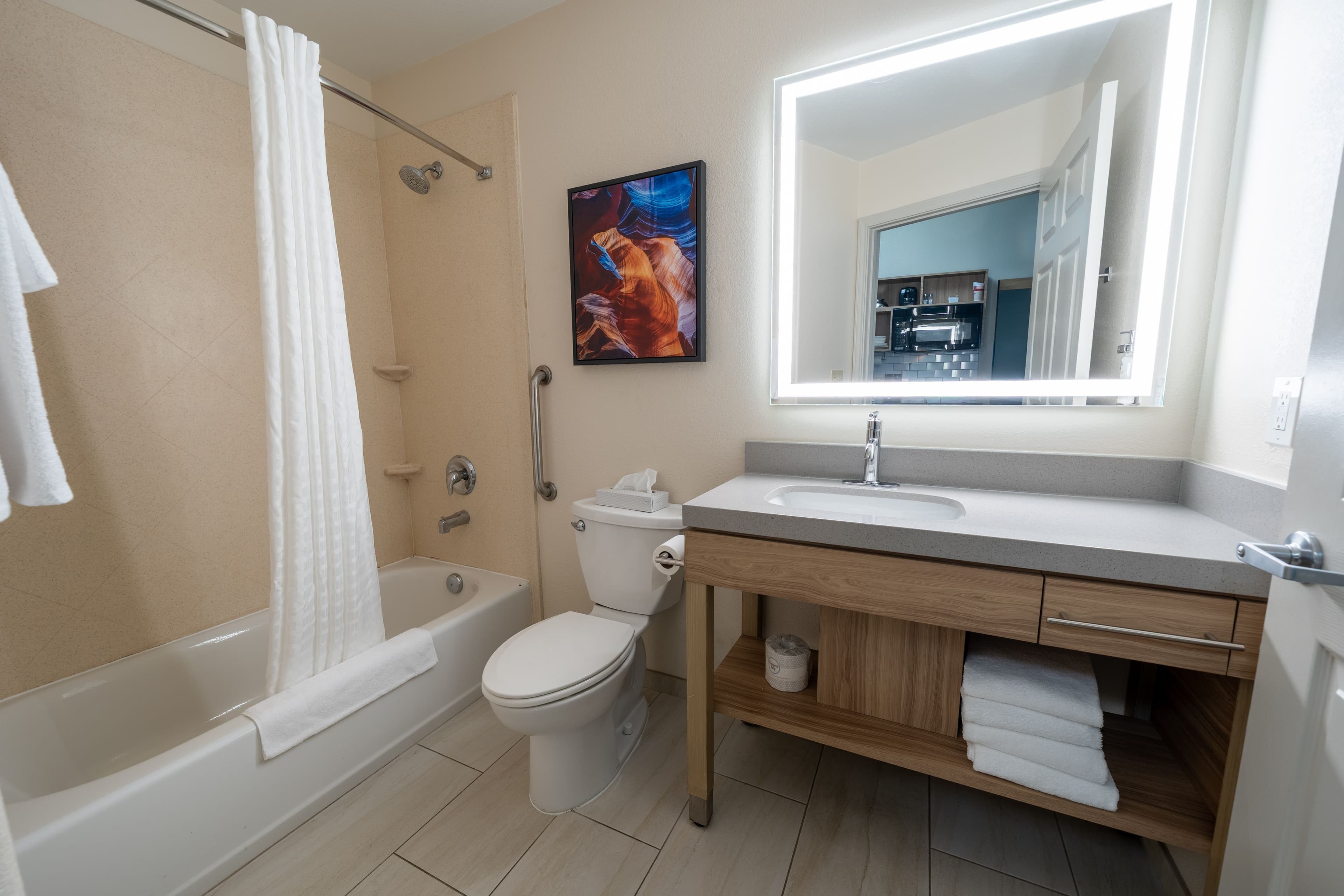 Candlewood Suites Deer Park — 13