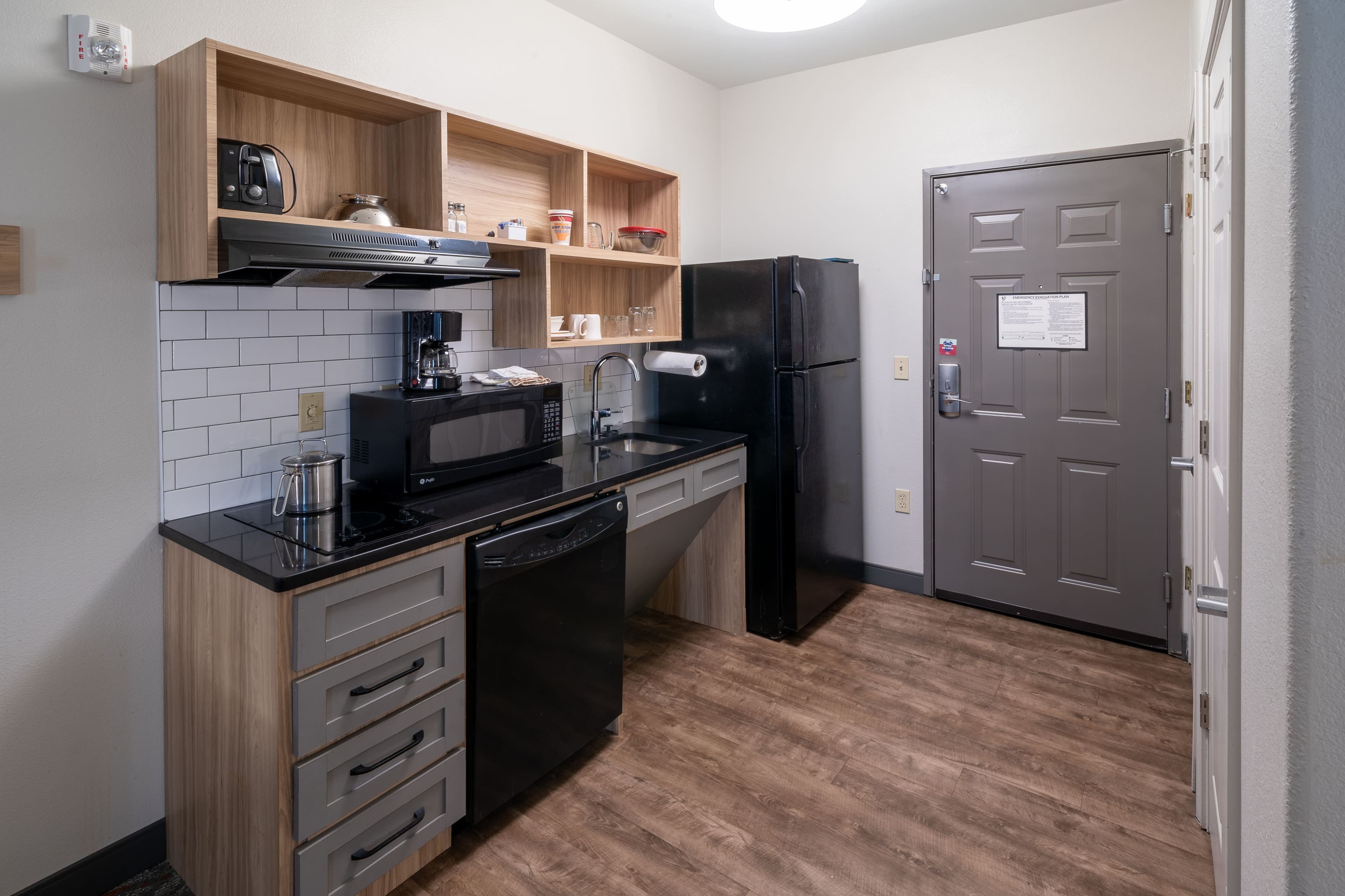 Candlewood Suites Deer Park — 7