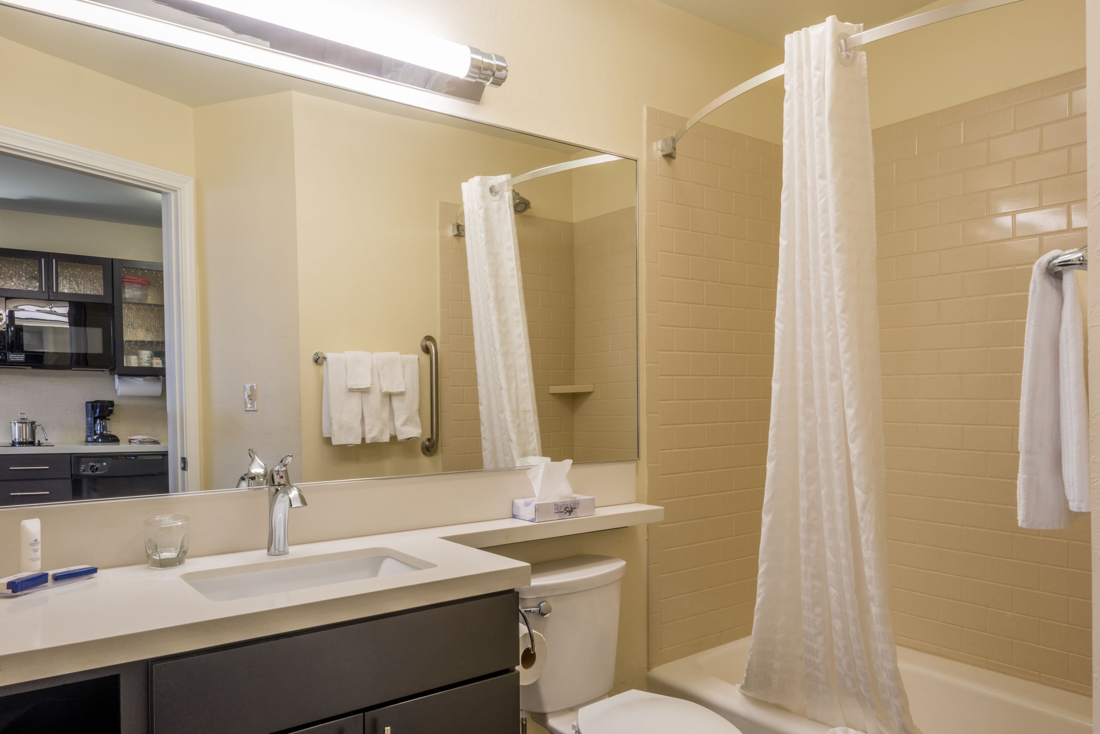 Candlewood Suites Midwest City - Image 2