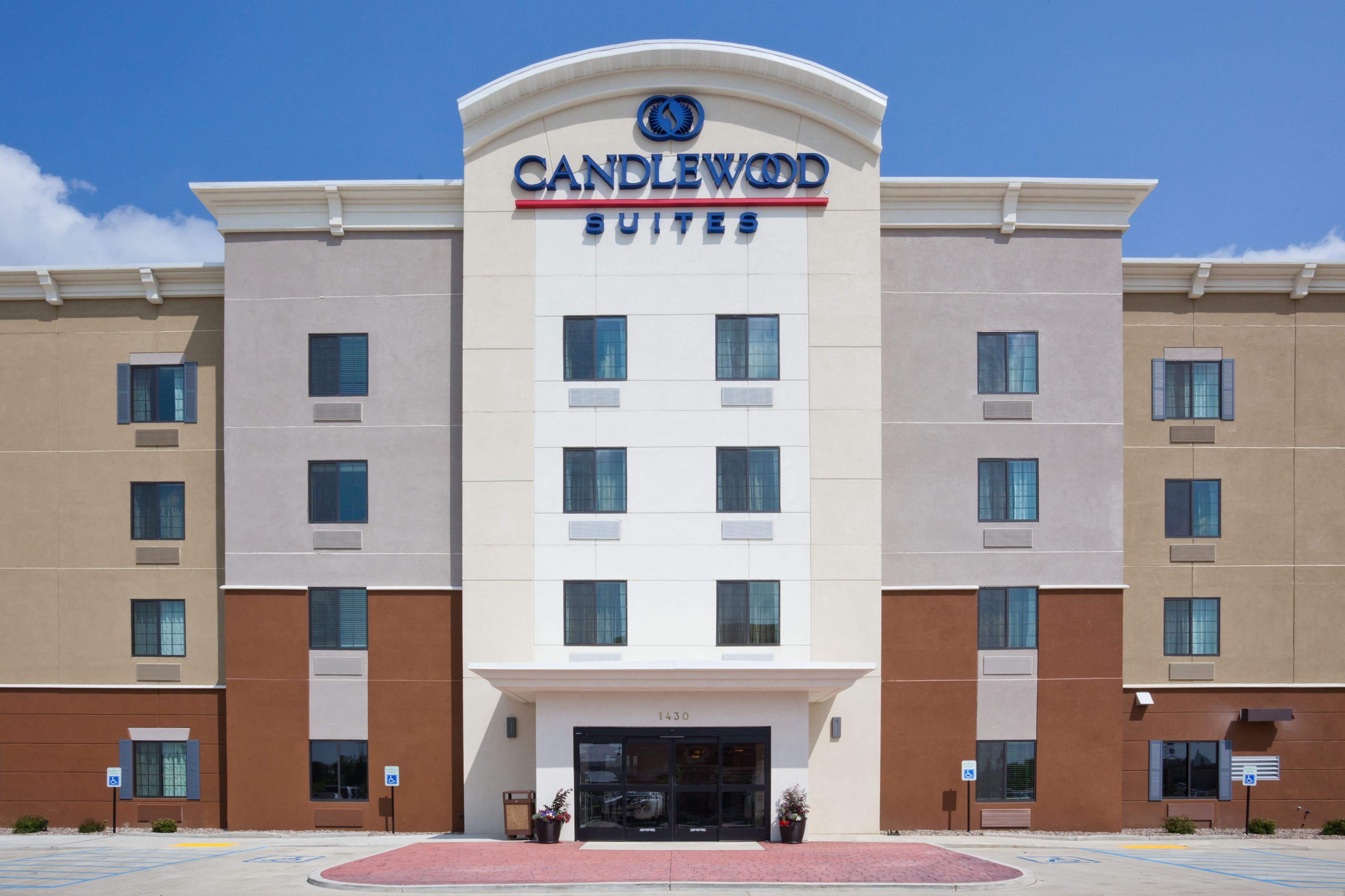 Candlewood Suites Dickinson - Image 1