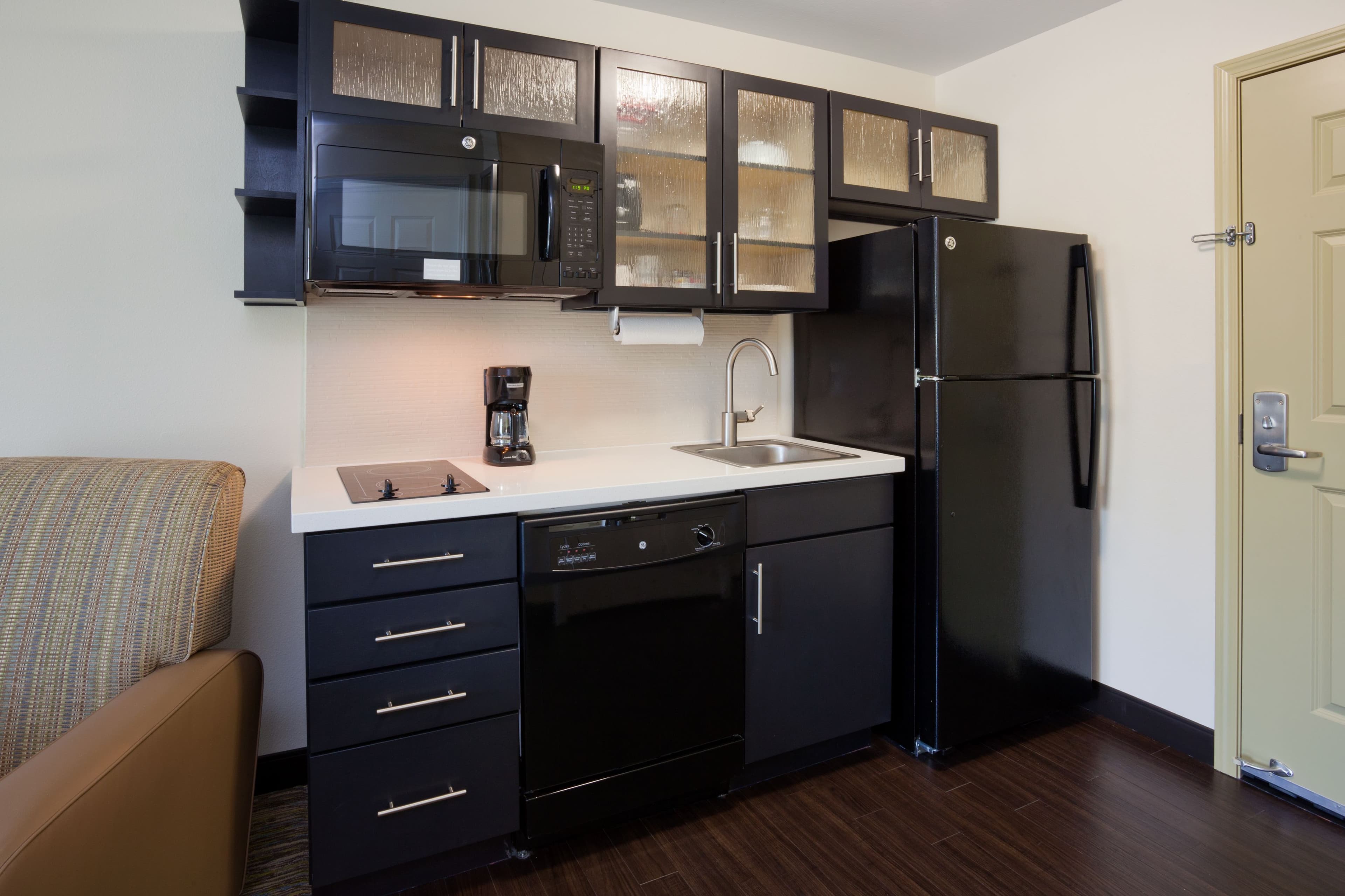 Candlewood Suites Dickinson - Image 5