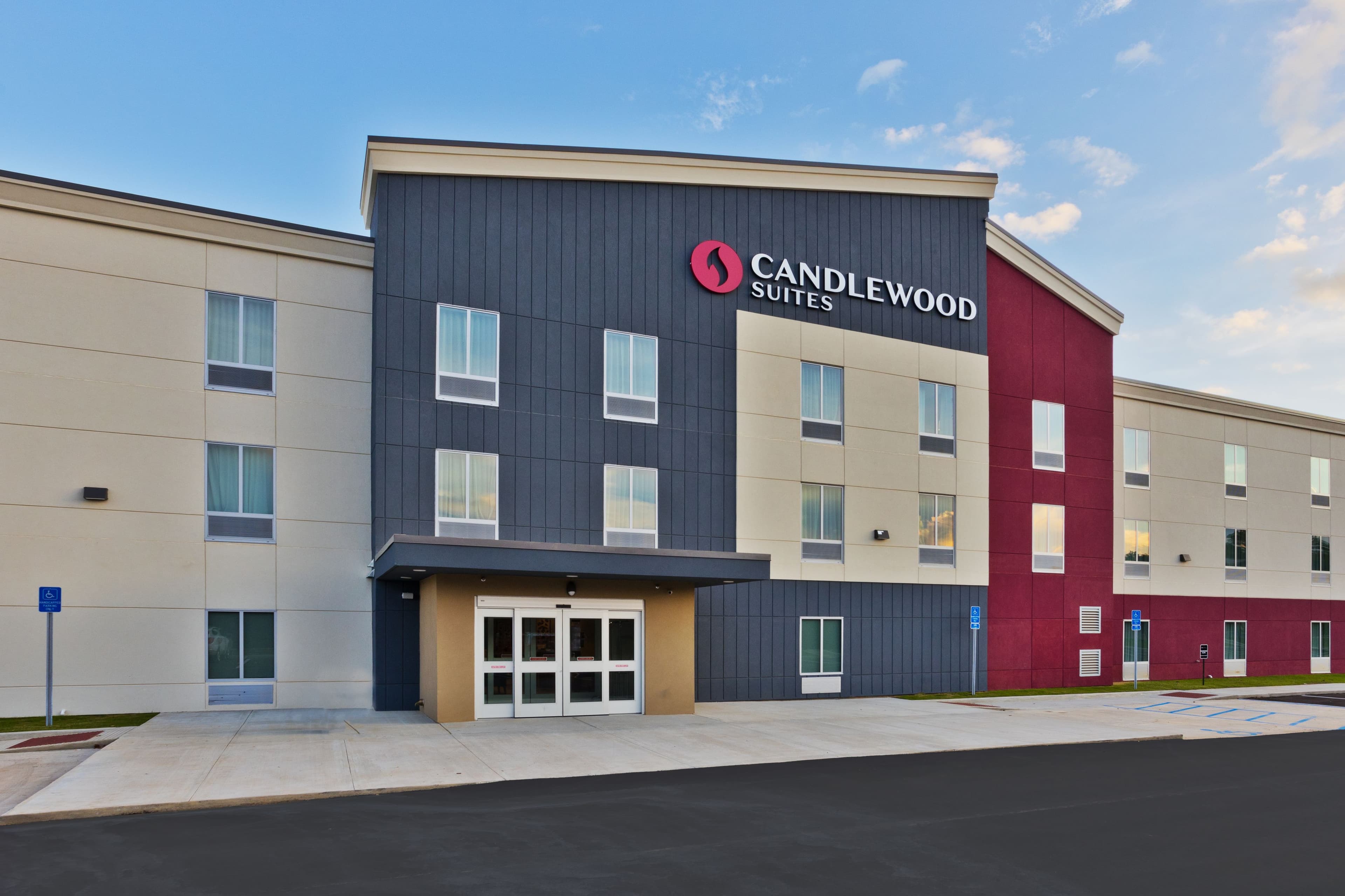 Candlewood Suites Dothan - Image 1