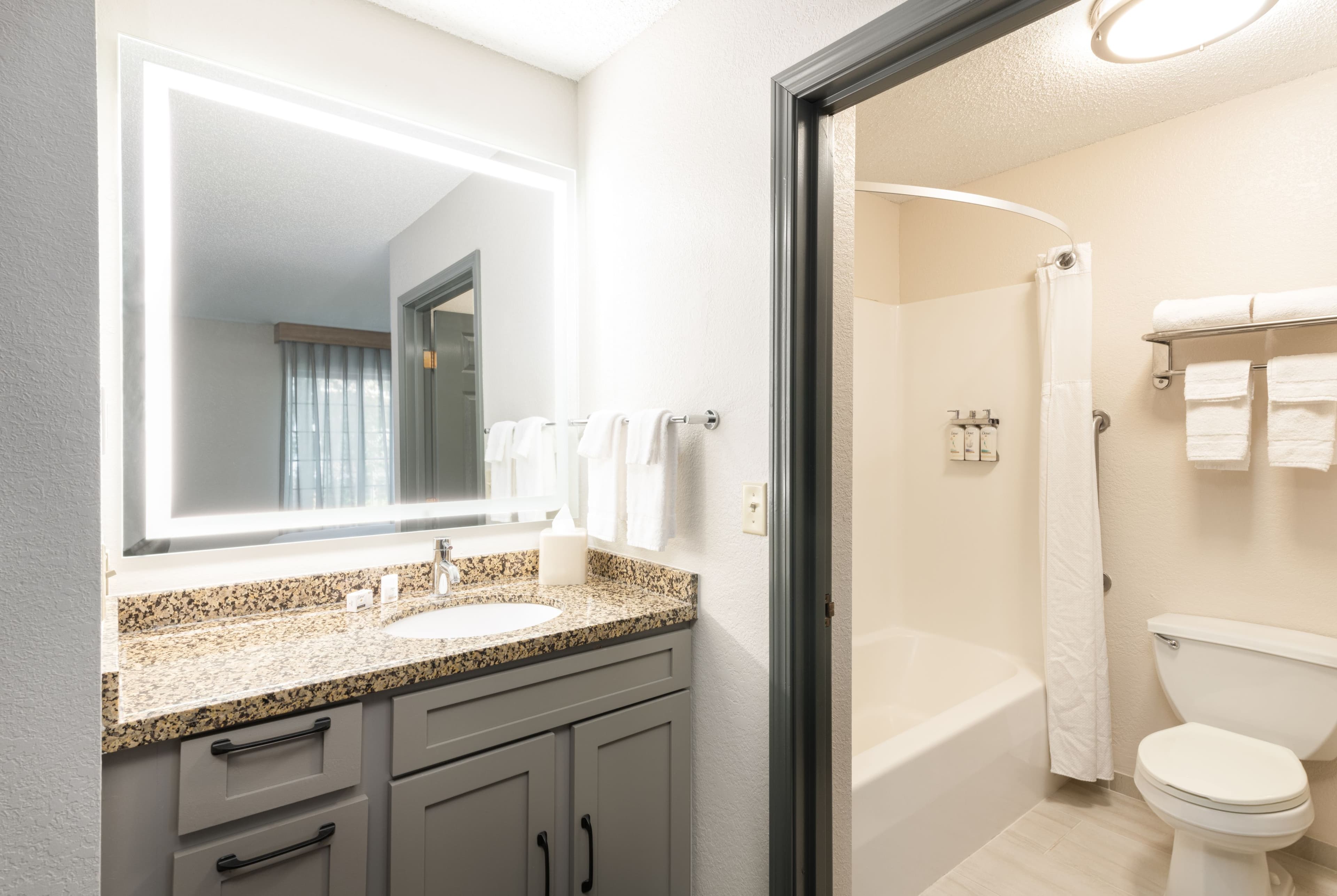 Candlewood Suites Eagan Arpt South - Mall Area - Image 4