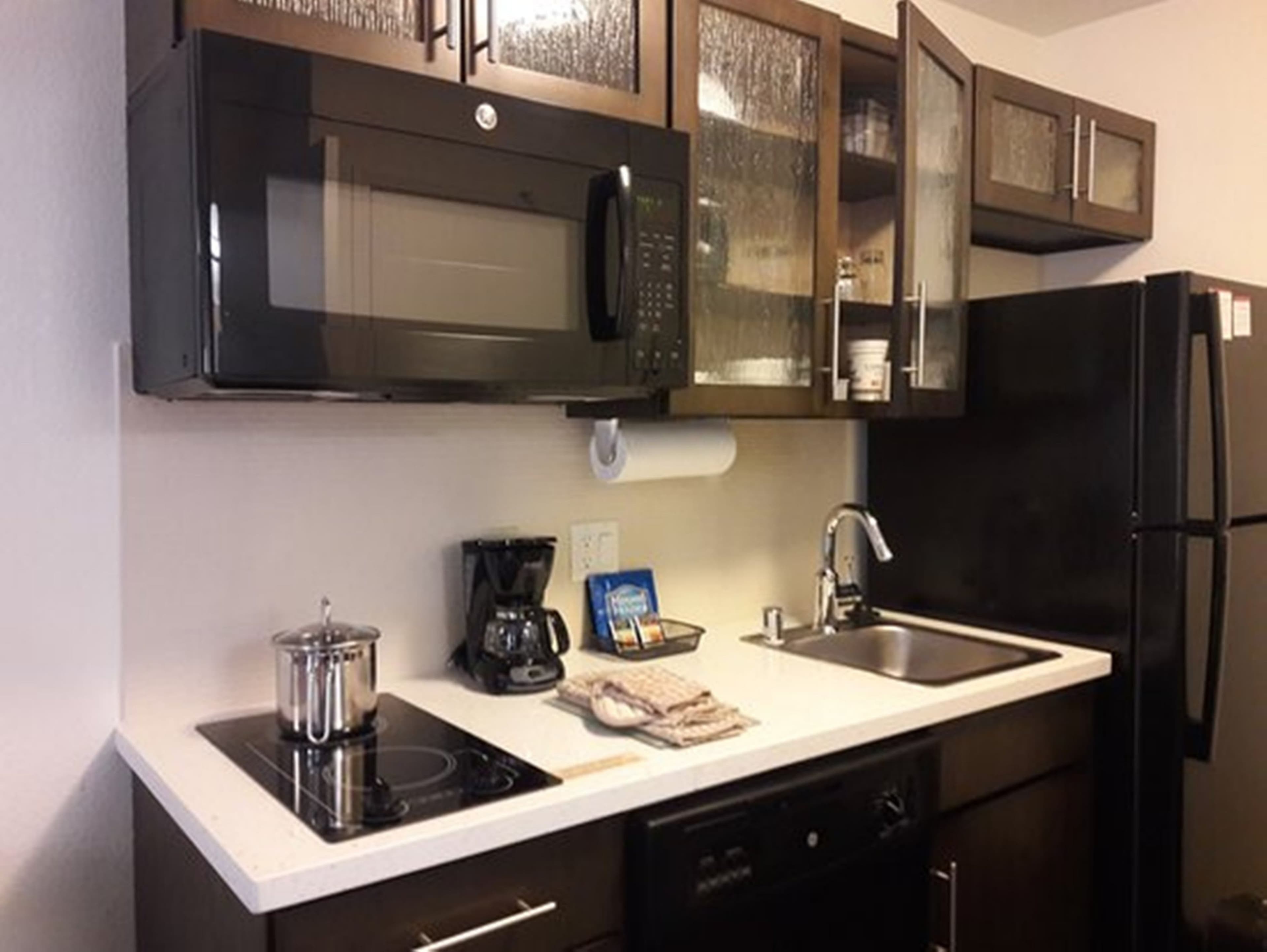 Candlewood Suites East Syracuse - Carrier Circle — 10