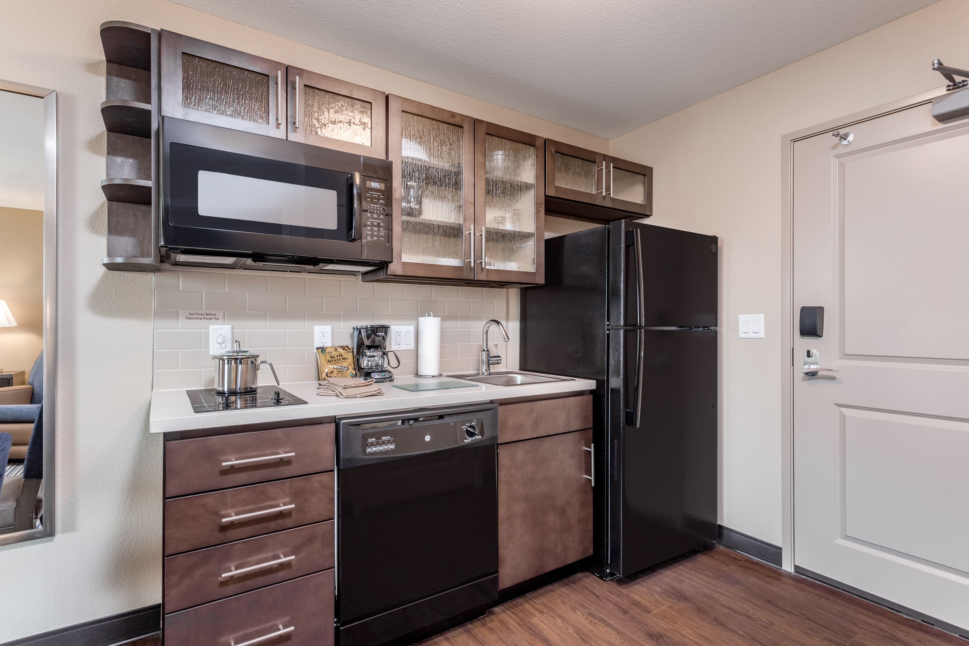 Candlewood Suites Eau Claire I-94 - Image 5
