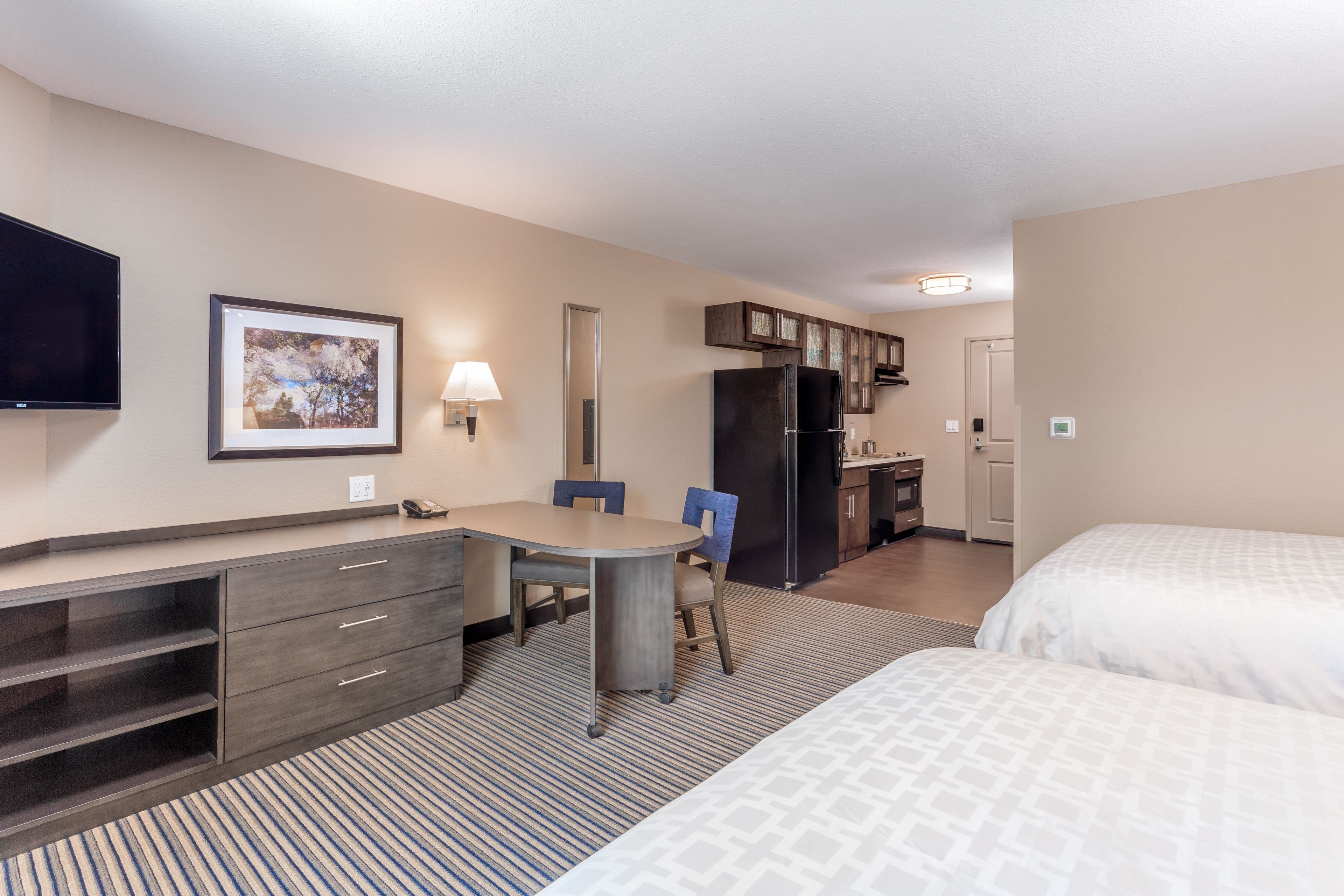 Candlewood Suites Eau Claire I-94 — 13