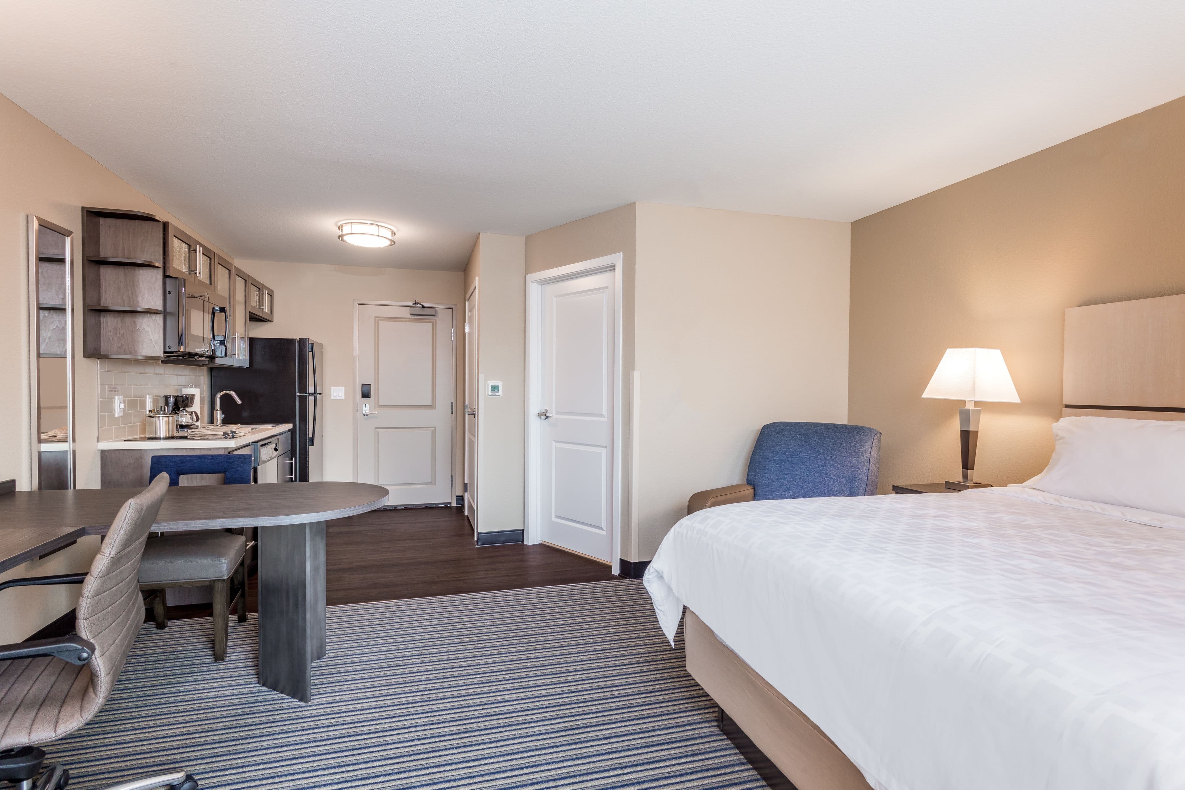 Candlewood Suites Eau Claire I-94 — 6