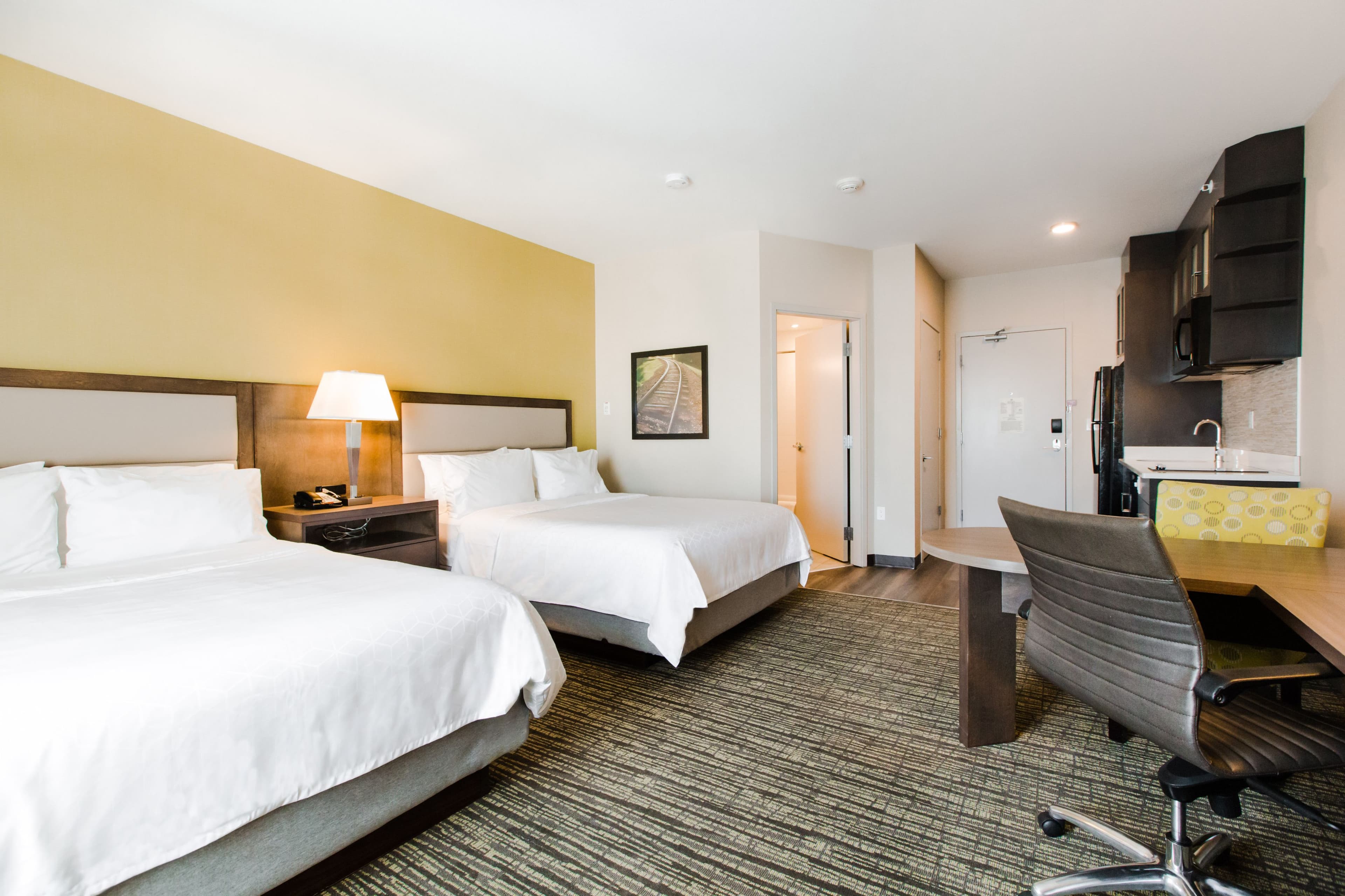 Candlewood Suites West Edmonton - Mall Area — 19