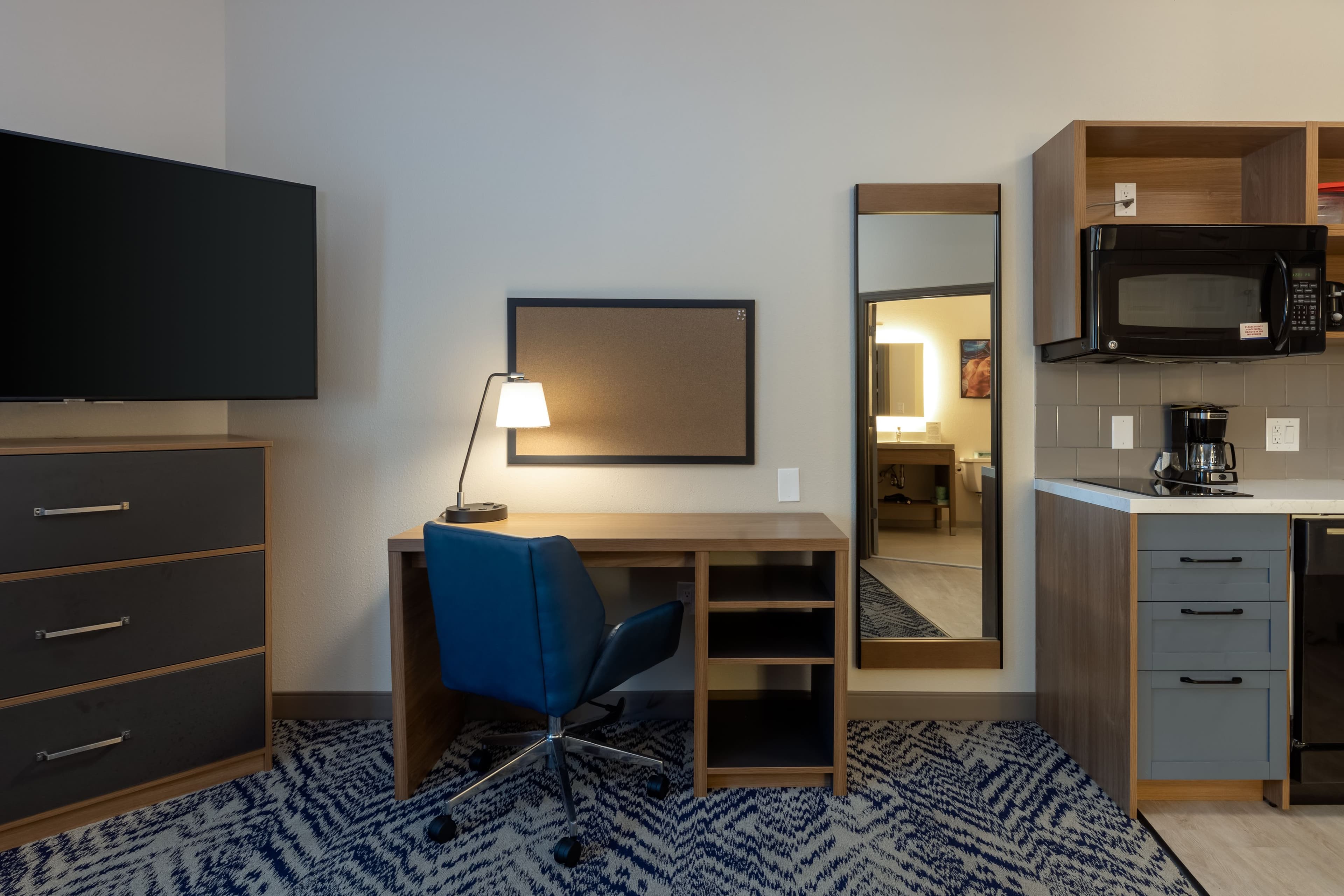 Candlewood Suites Enterprise - Image 2