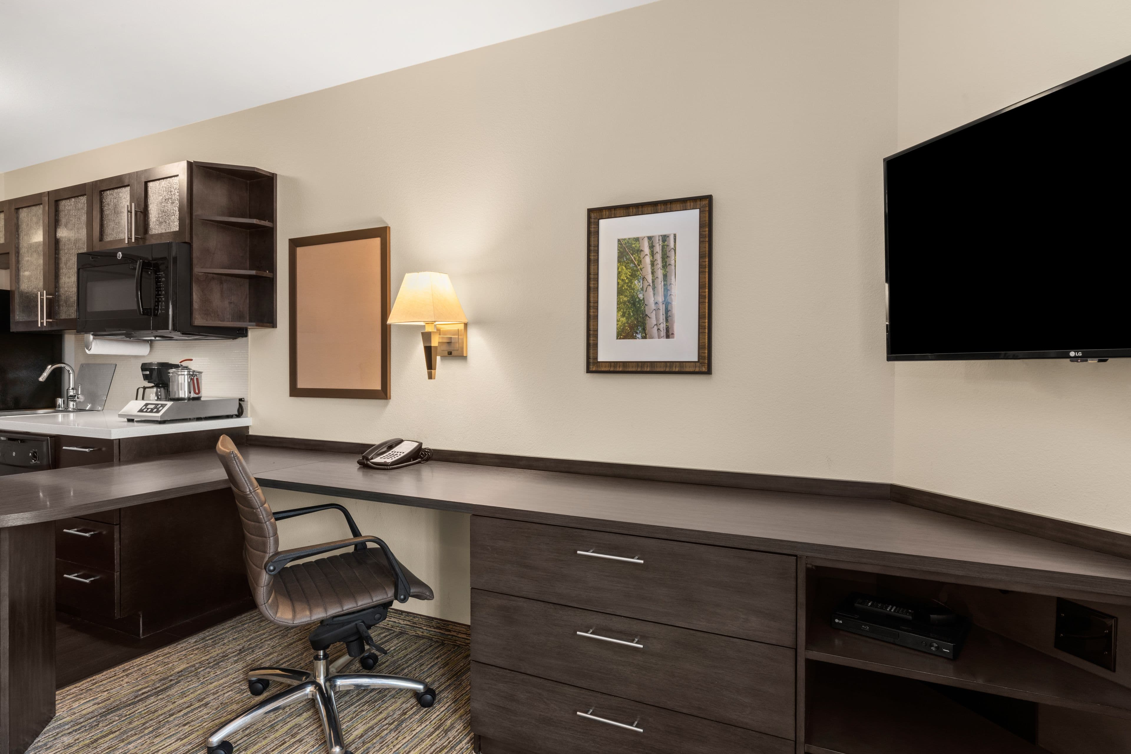 Candlewood Suites Fairbanks - Image 2