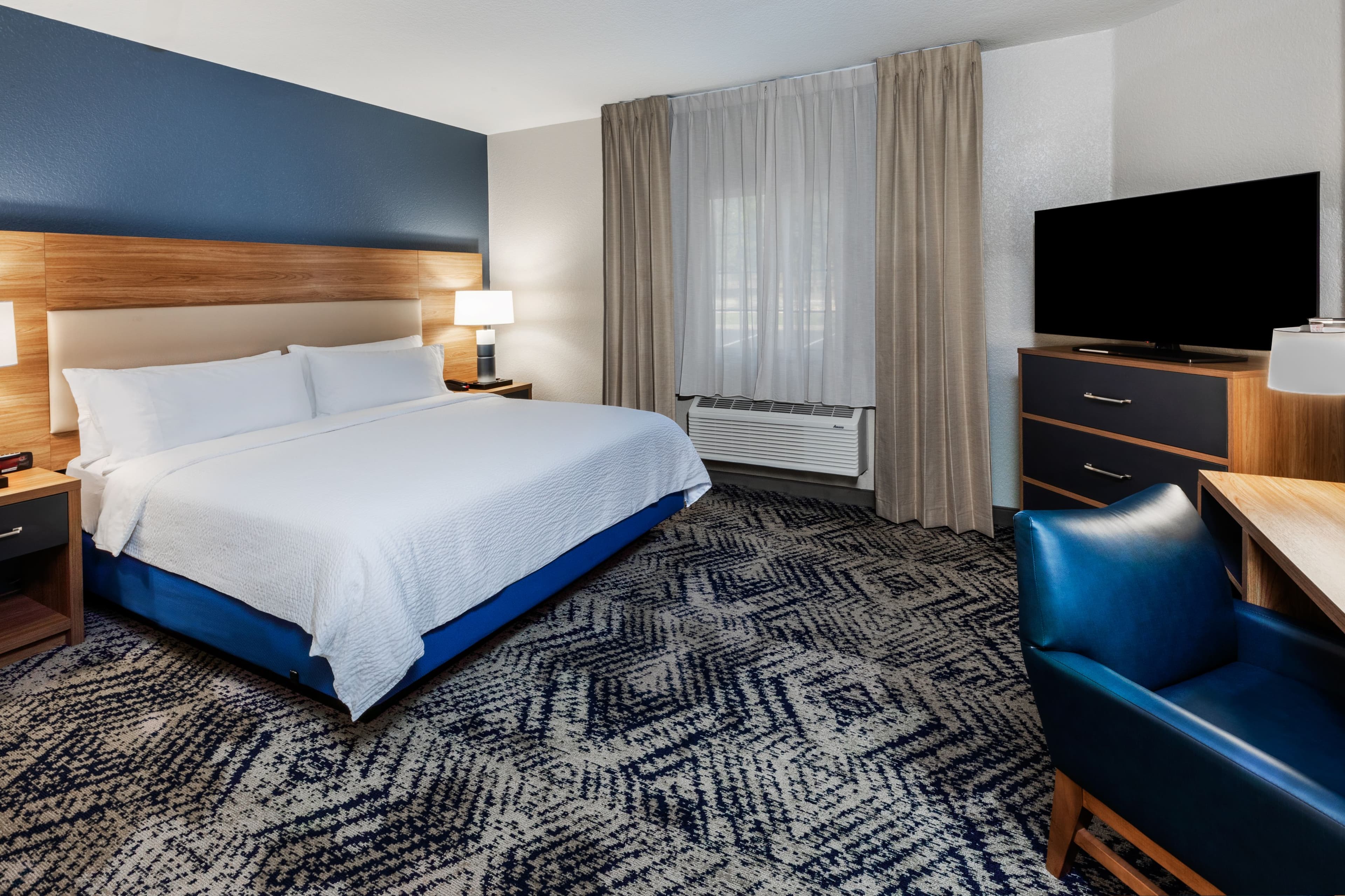 Candlewood Suites Fayetteville-Univ of Arkansas — 9