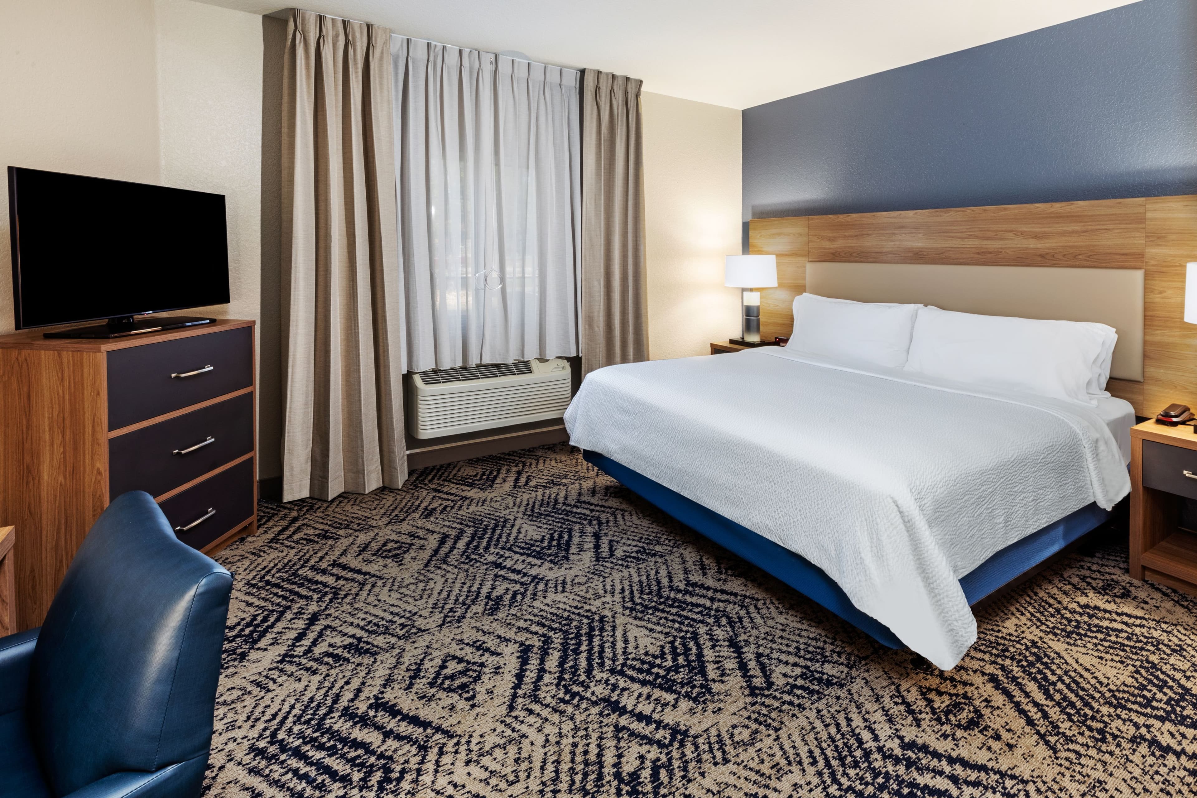 Candlewood Suites Fayetteville-Univ of Arkansas — 13
