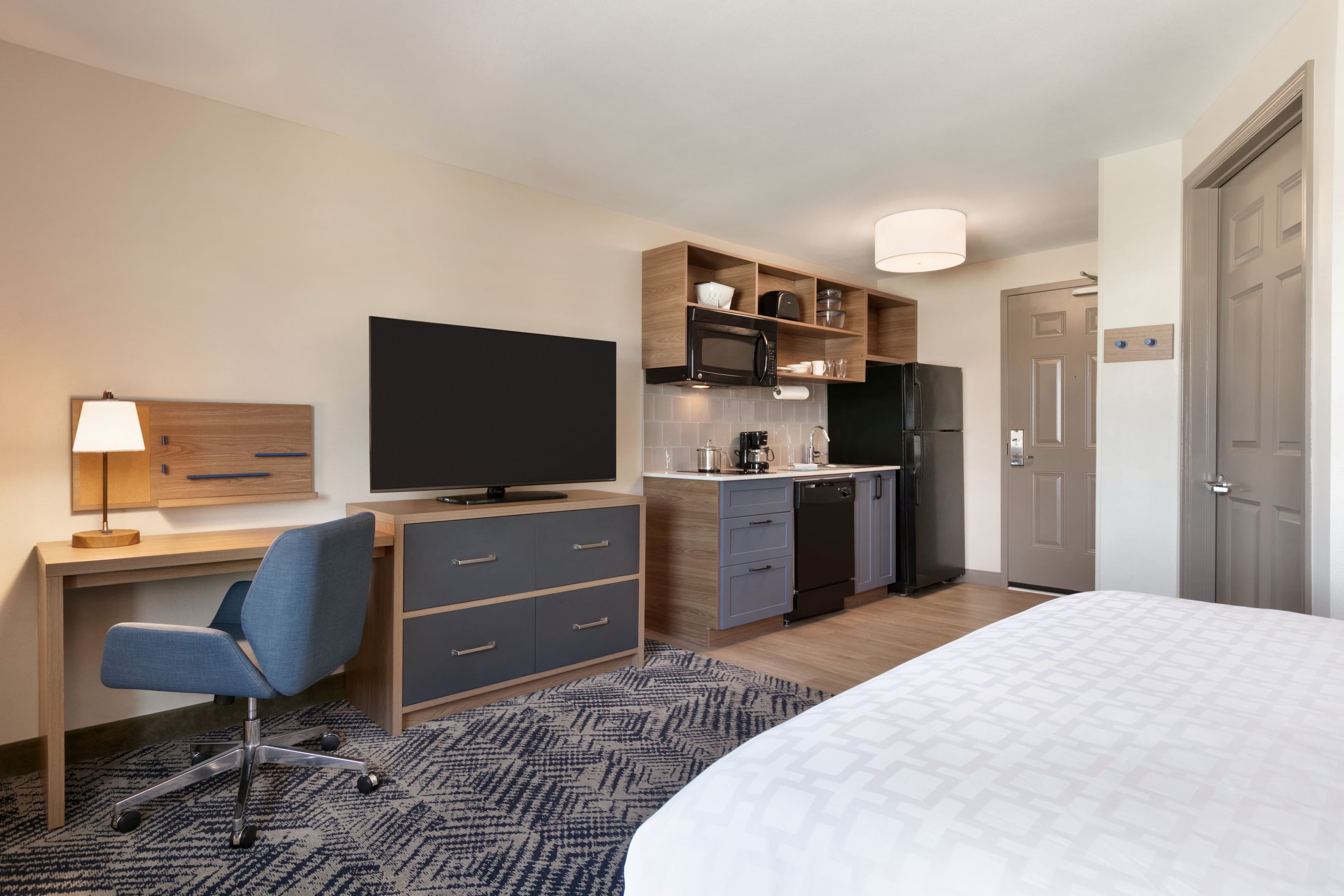 Candlewood Suites Fayetteville Fort Bragg - Image 3