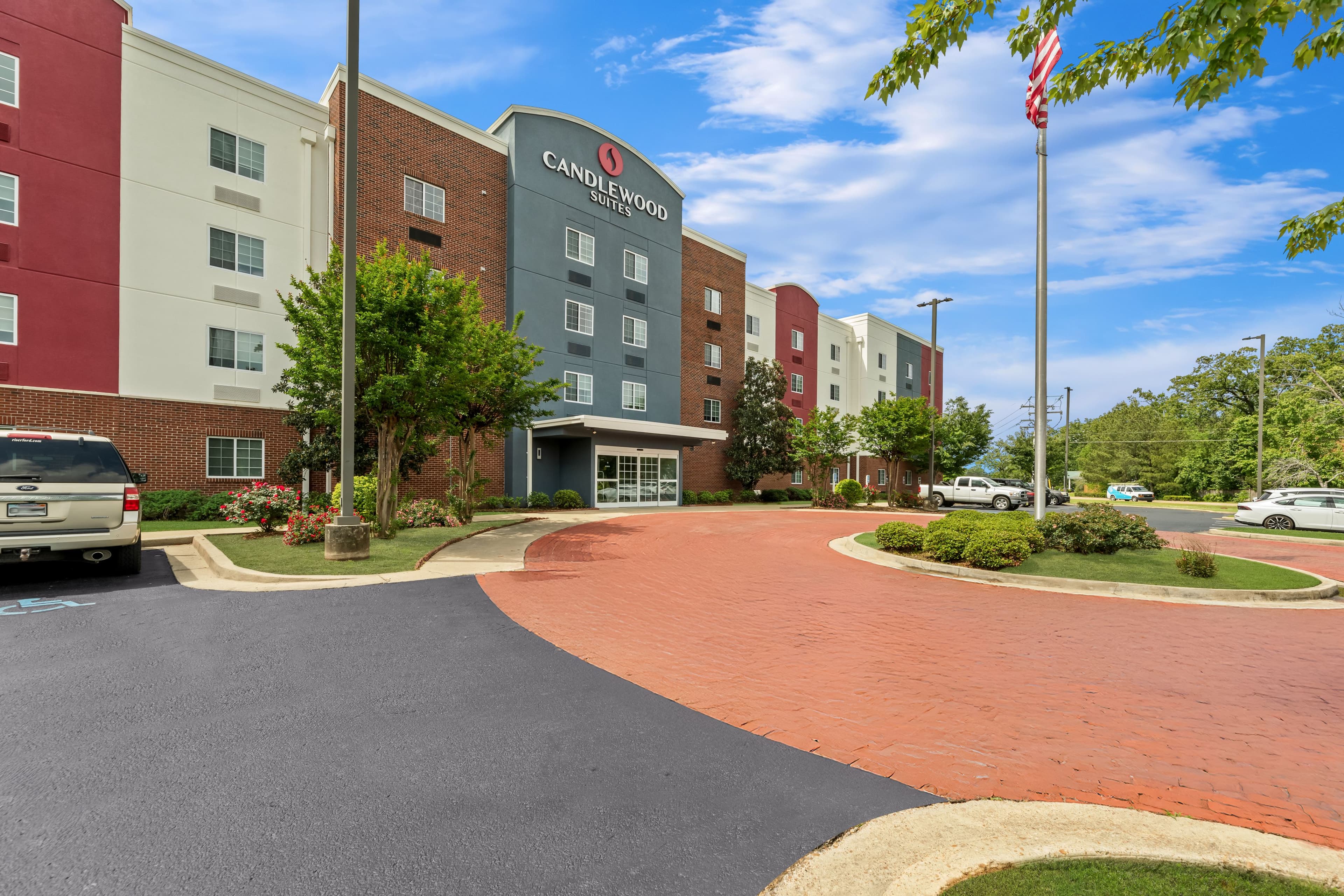 Candlewood Suites Flowood - Image 1
