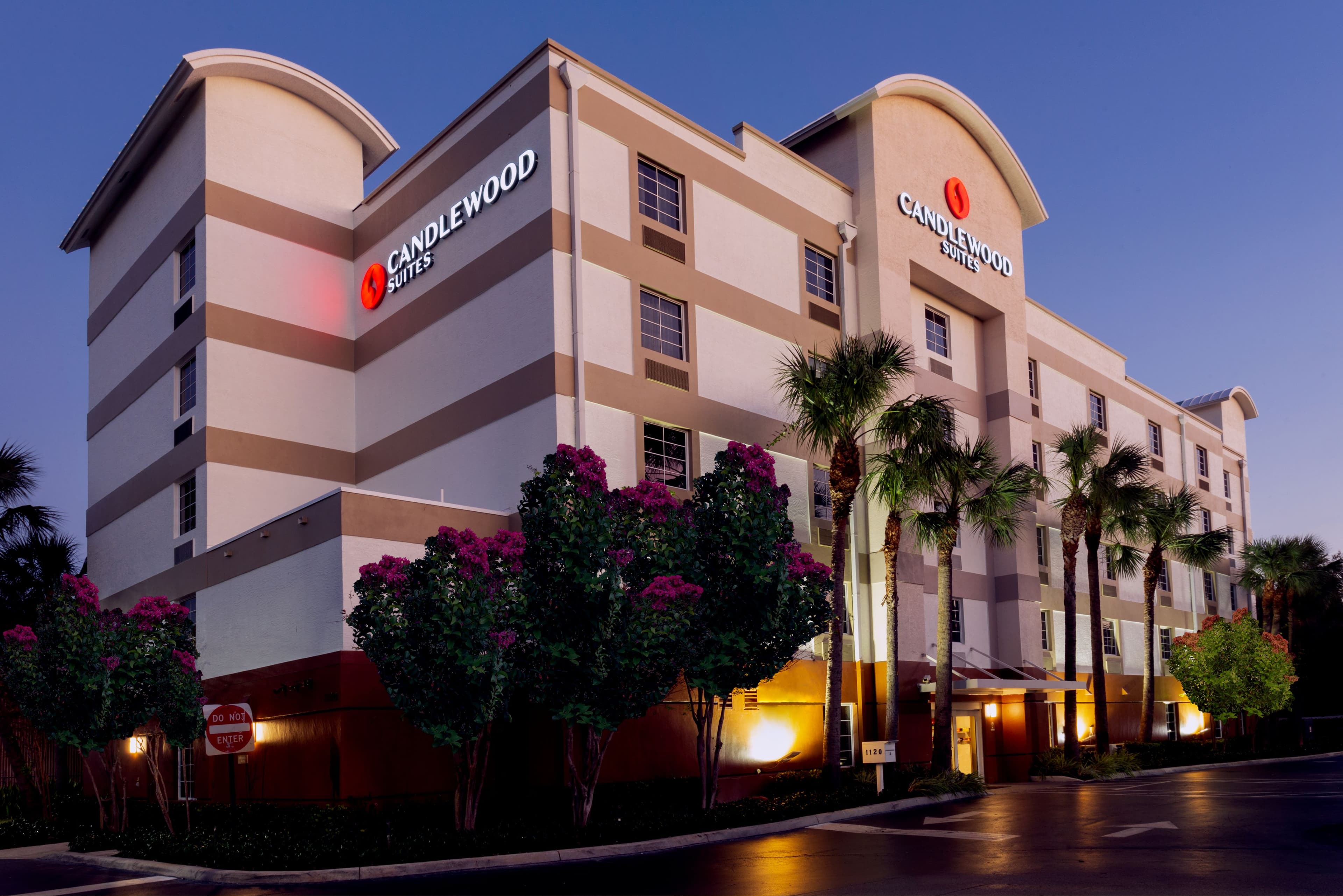 Candlewood Suites Ft. Lauderdale Airport/Cruise - Image 1