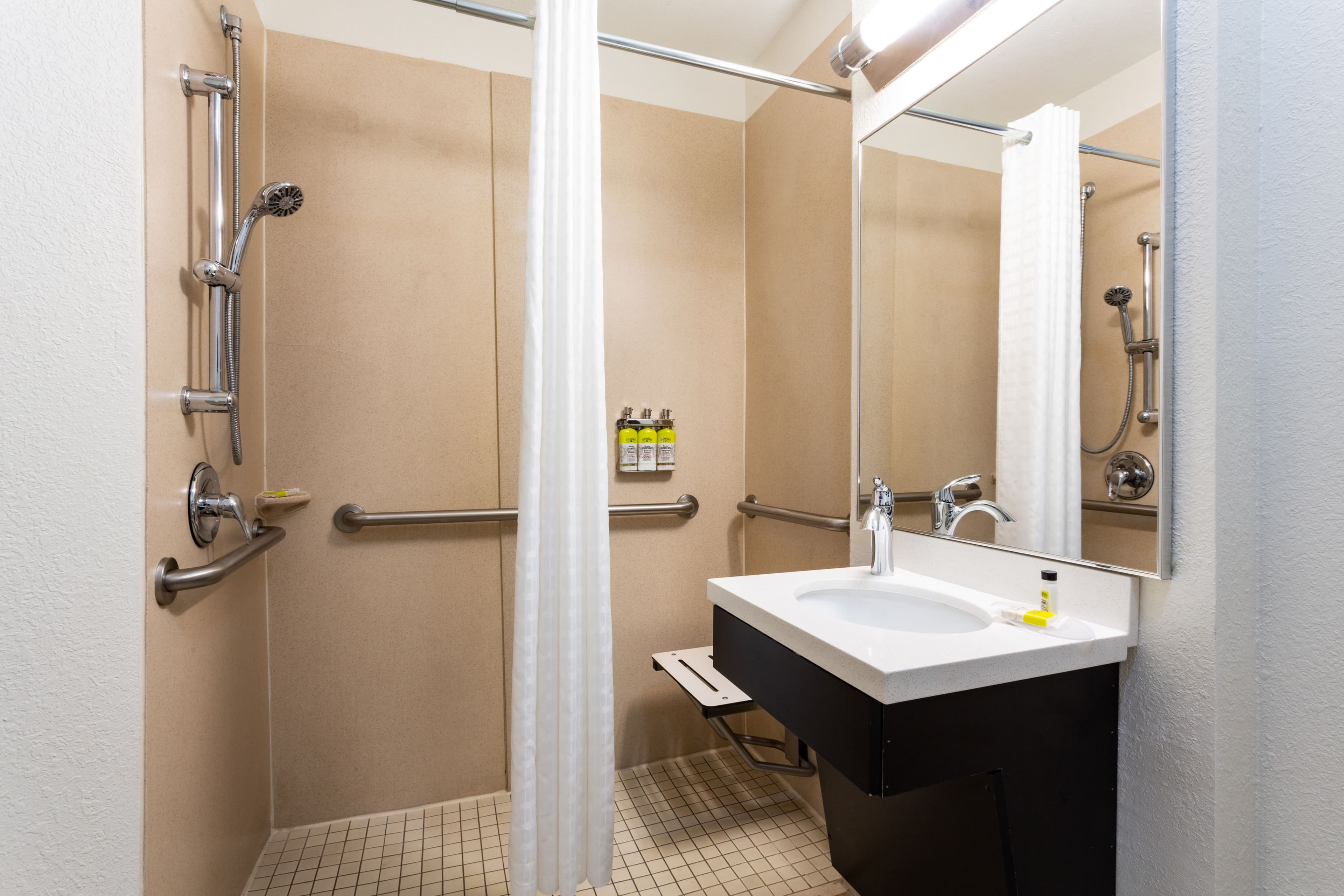Candlewood Suites Ft. Lauderdale Airport/Cruise — 11
