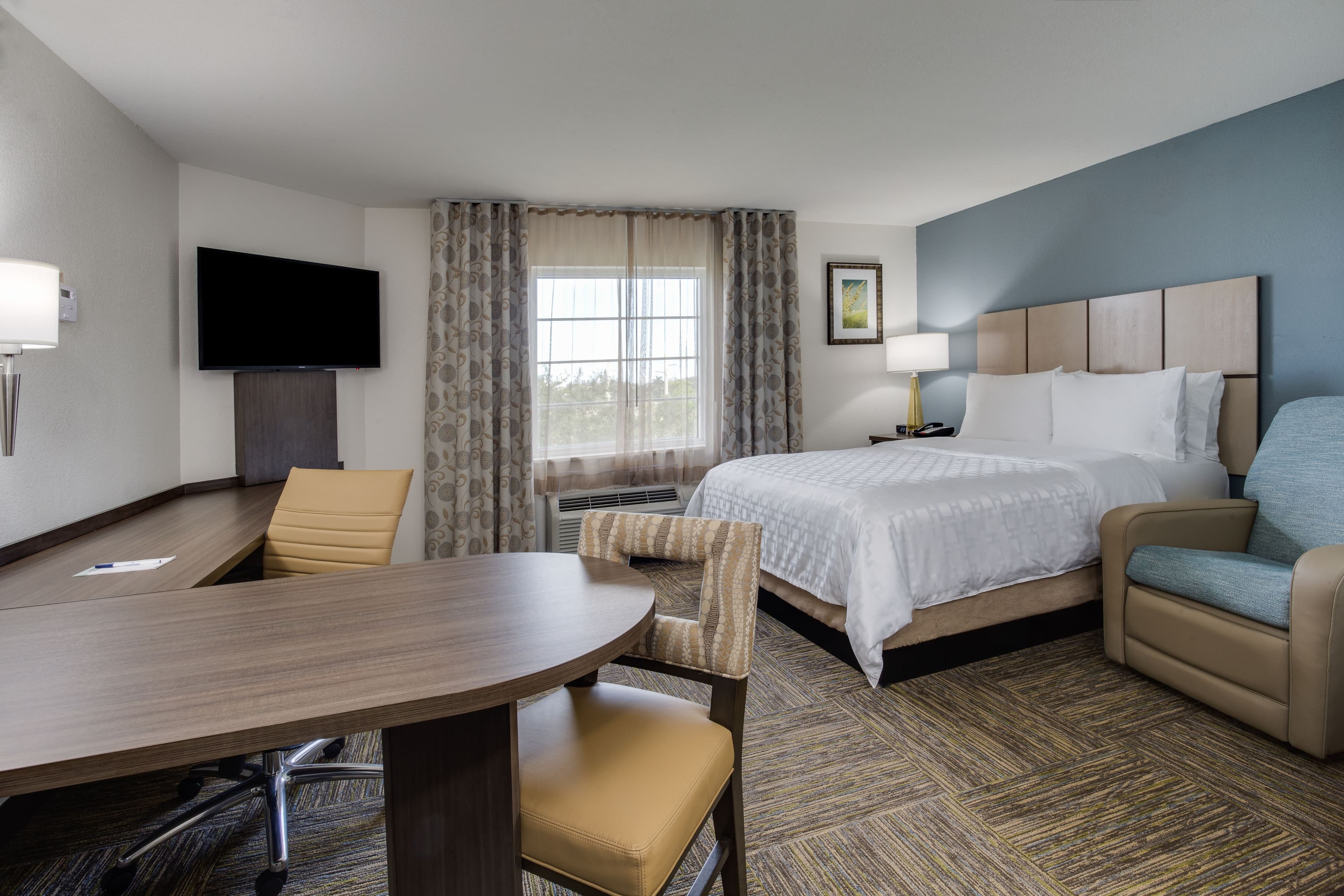 Candlewood Suites Ft. Lauderdale Airport/Cruise — 17
