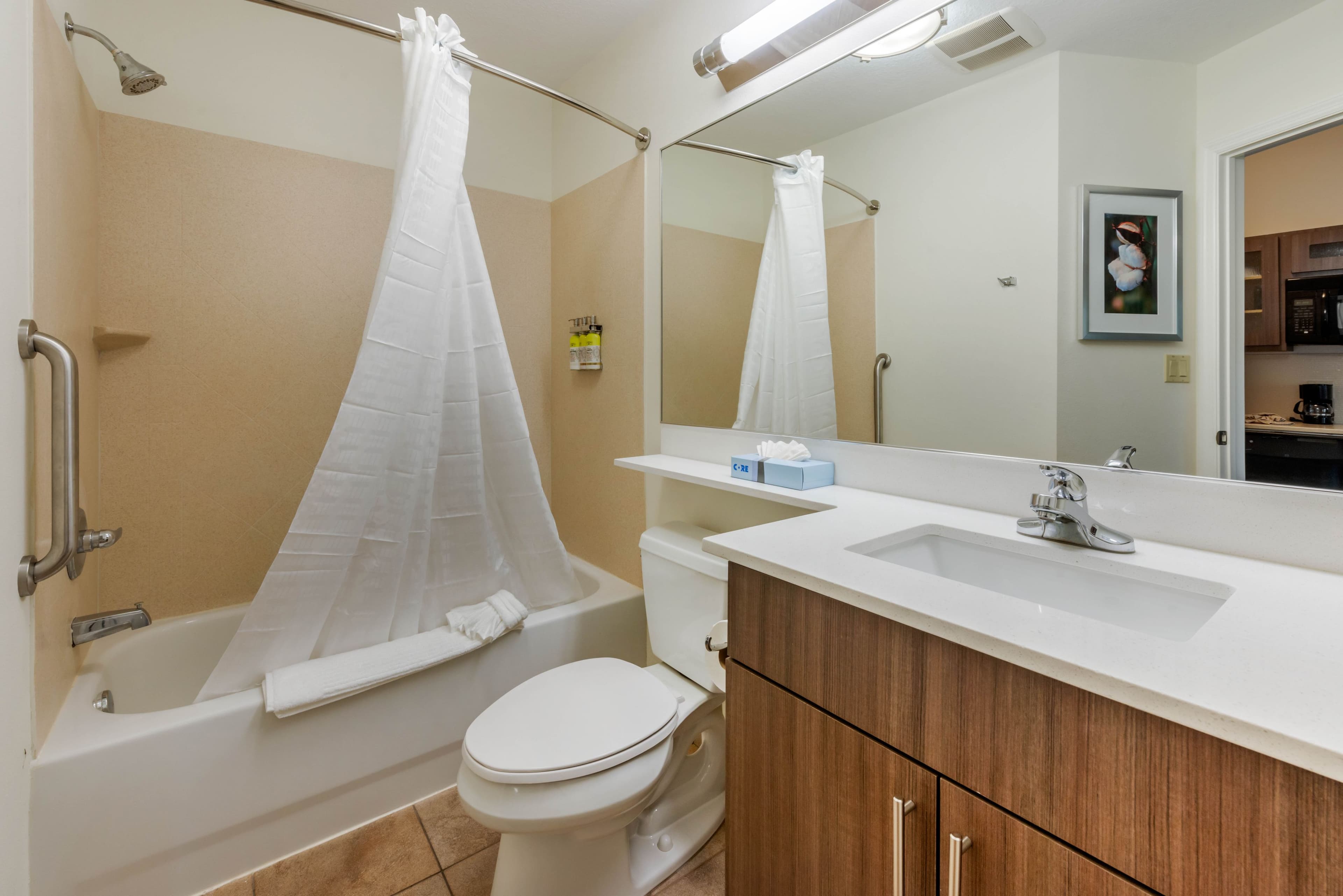 Candlewood Suites Fort Myers-Sanibel Gateway - Image 2