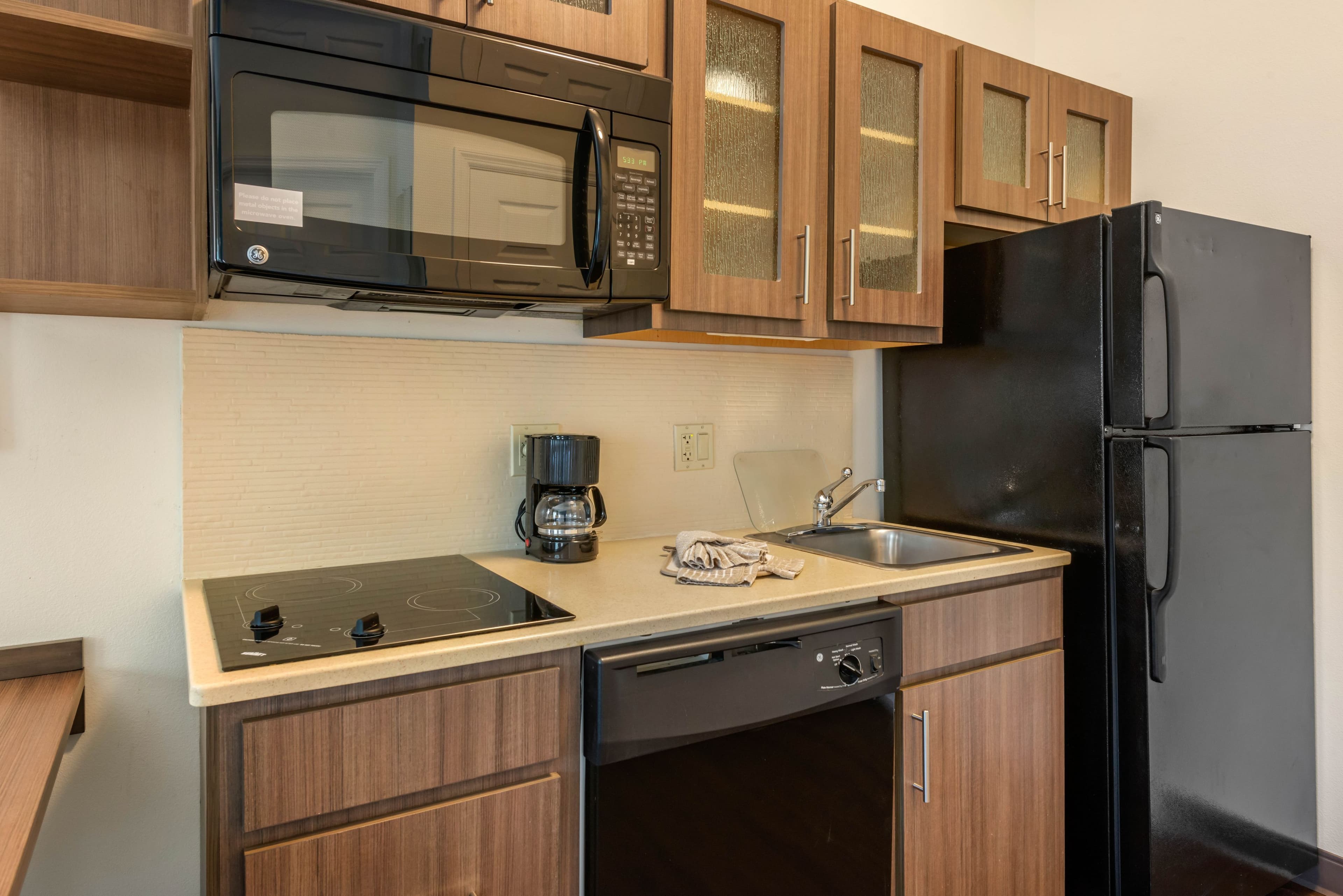 Candlewood Suites Fort Myers-Sanibel Gateway - Image 4