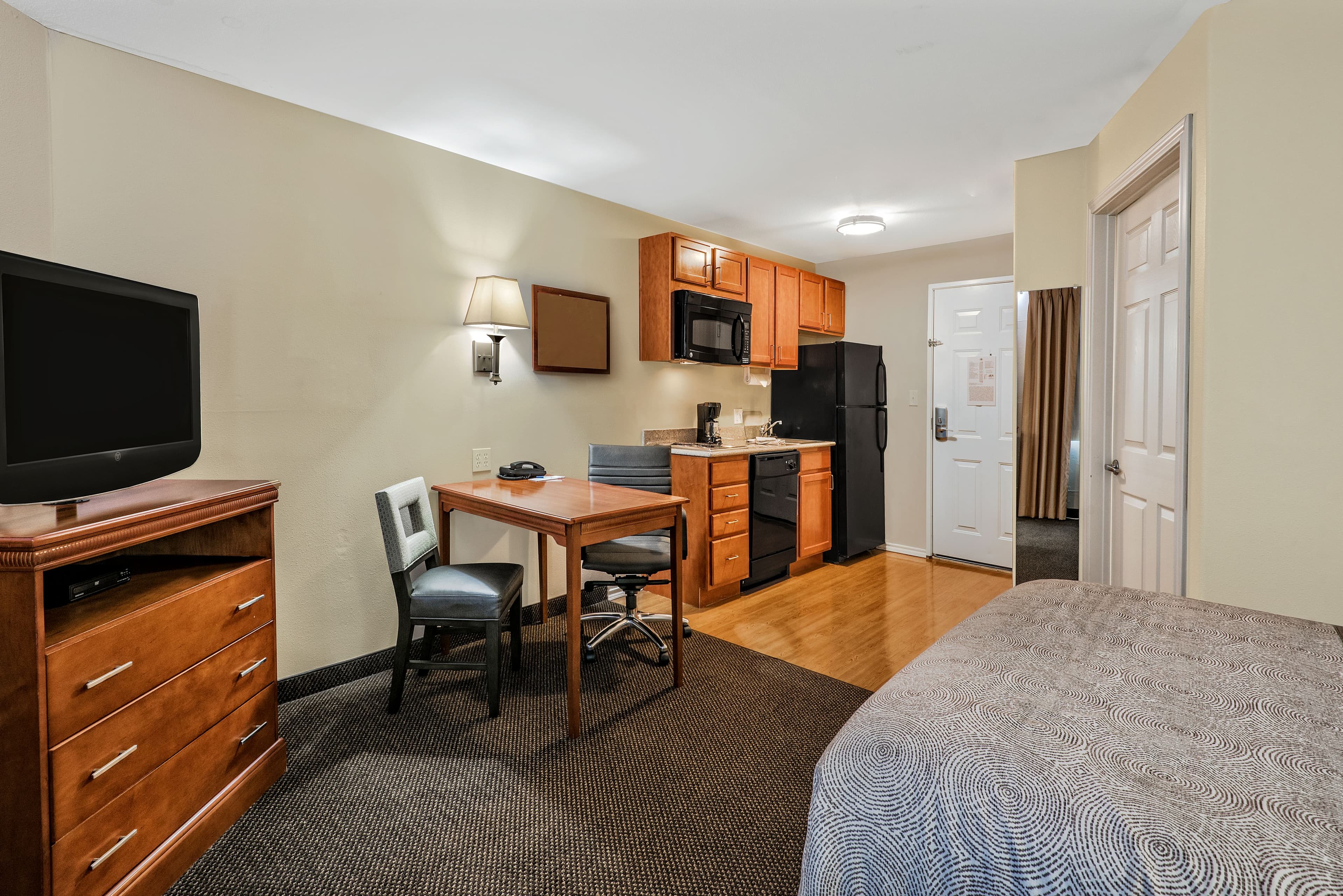 Candlewood Suites Galveston - Image 3