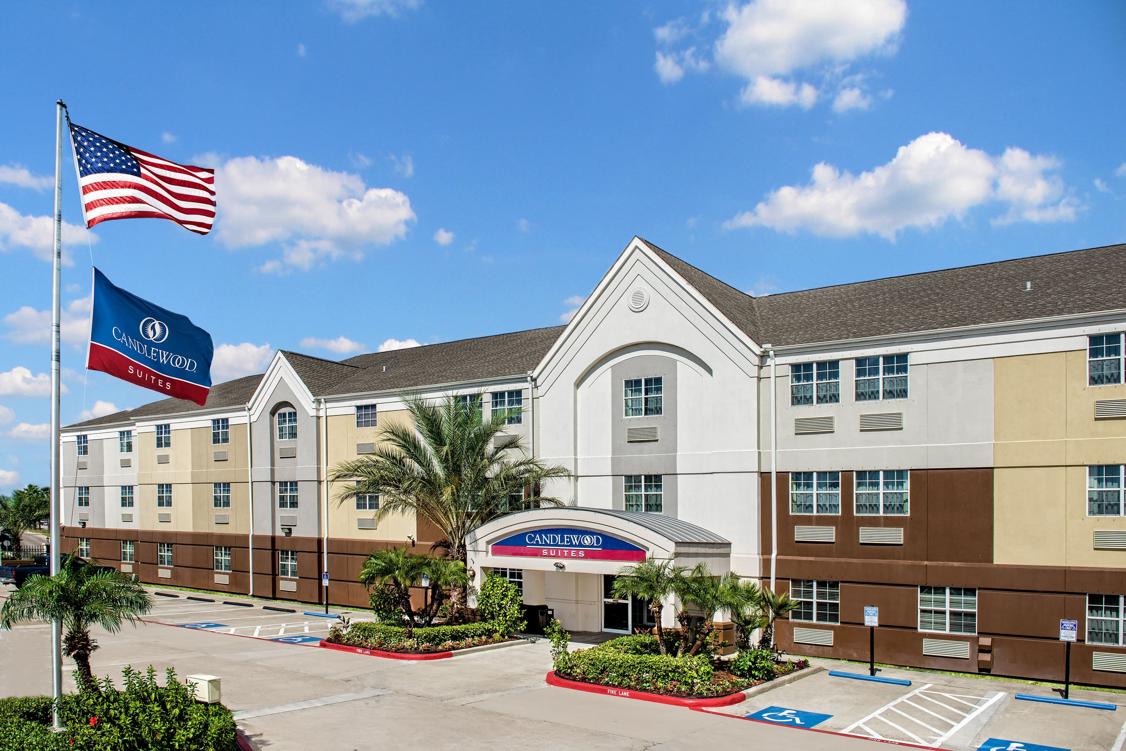 Candlewood Suites Galveston - Image 1
