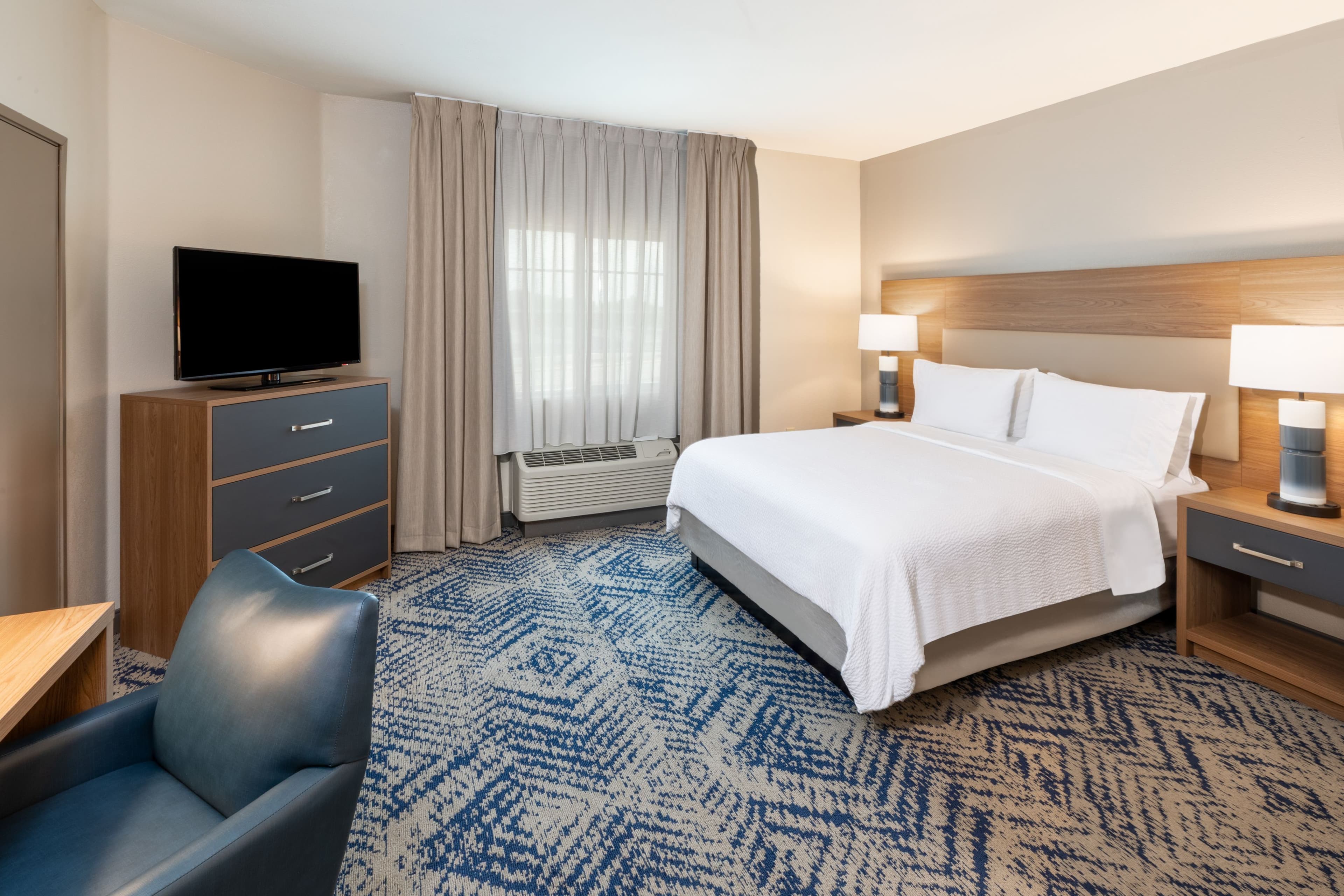 Candlewood Suites Georgetown - Image 3