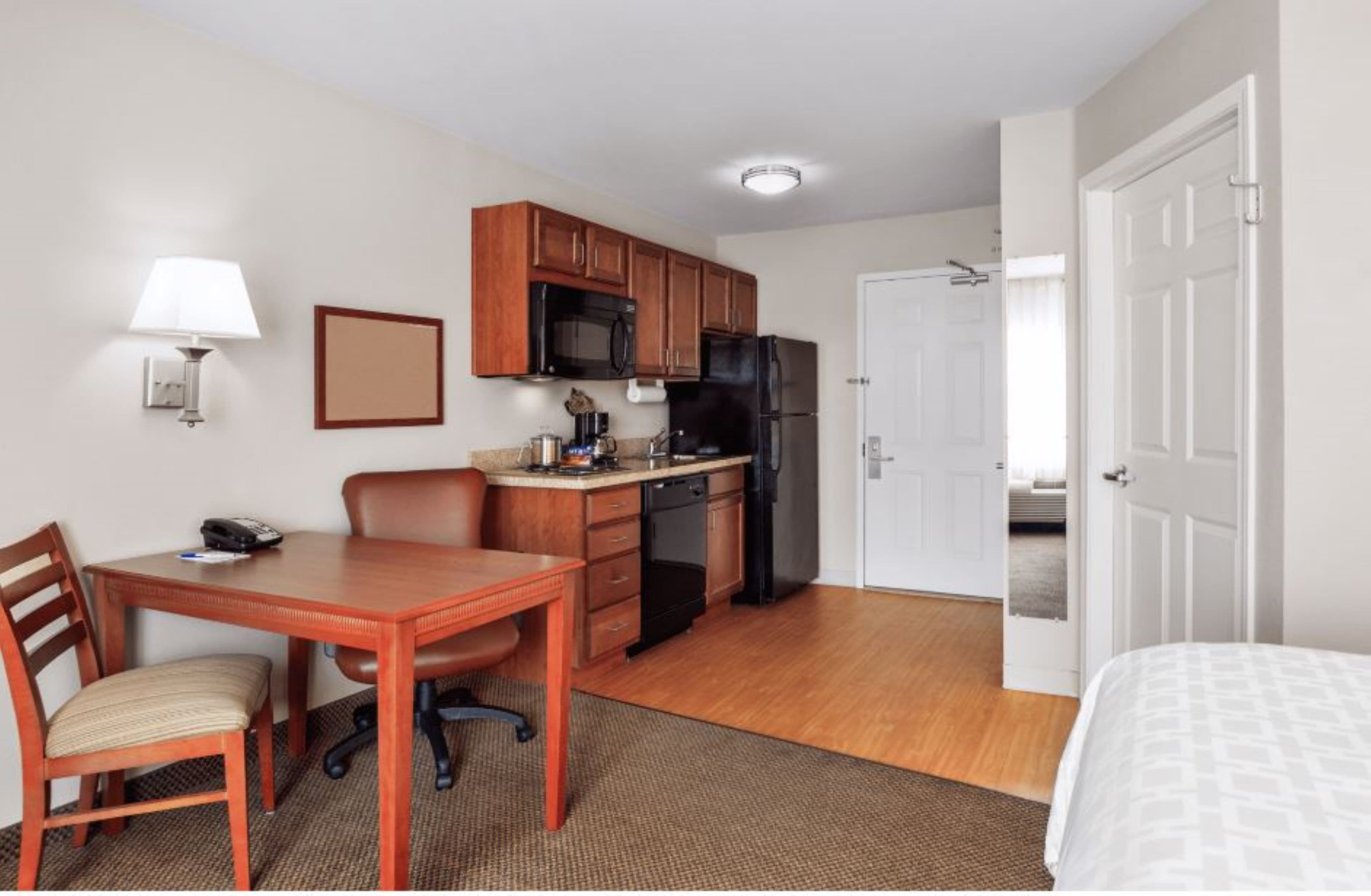 Candlewood Suites Gillette - Image 3