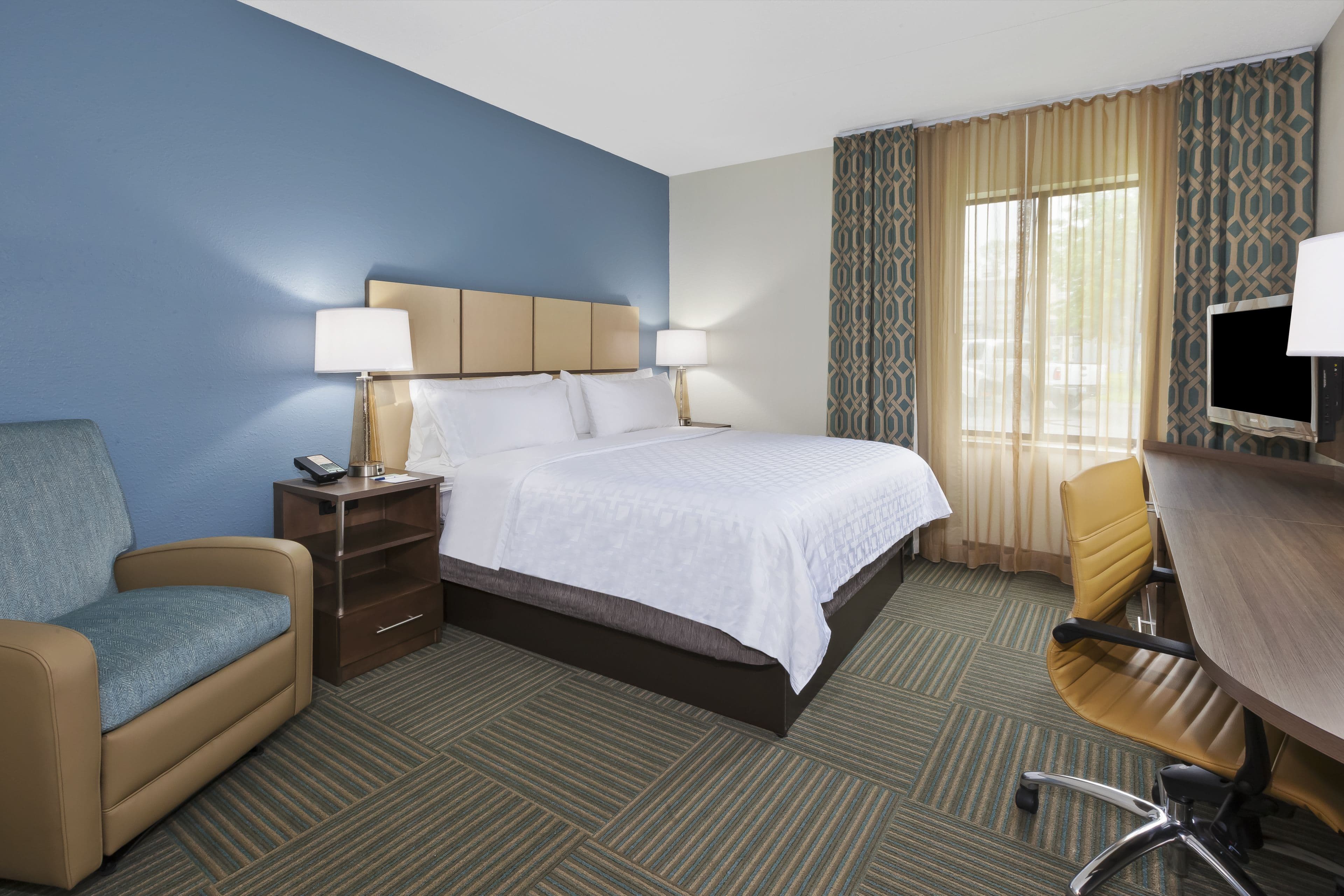 Candlewood Suites Grand Rapids Airport — 6