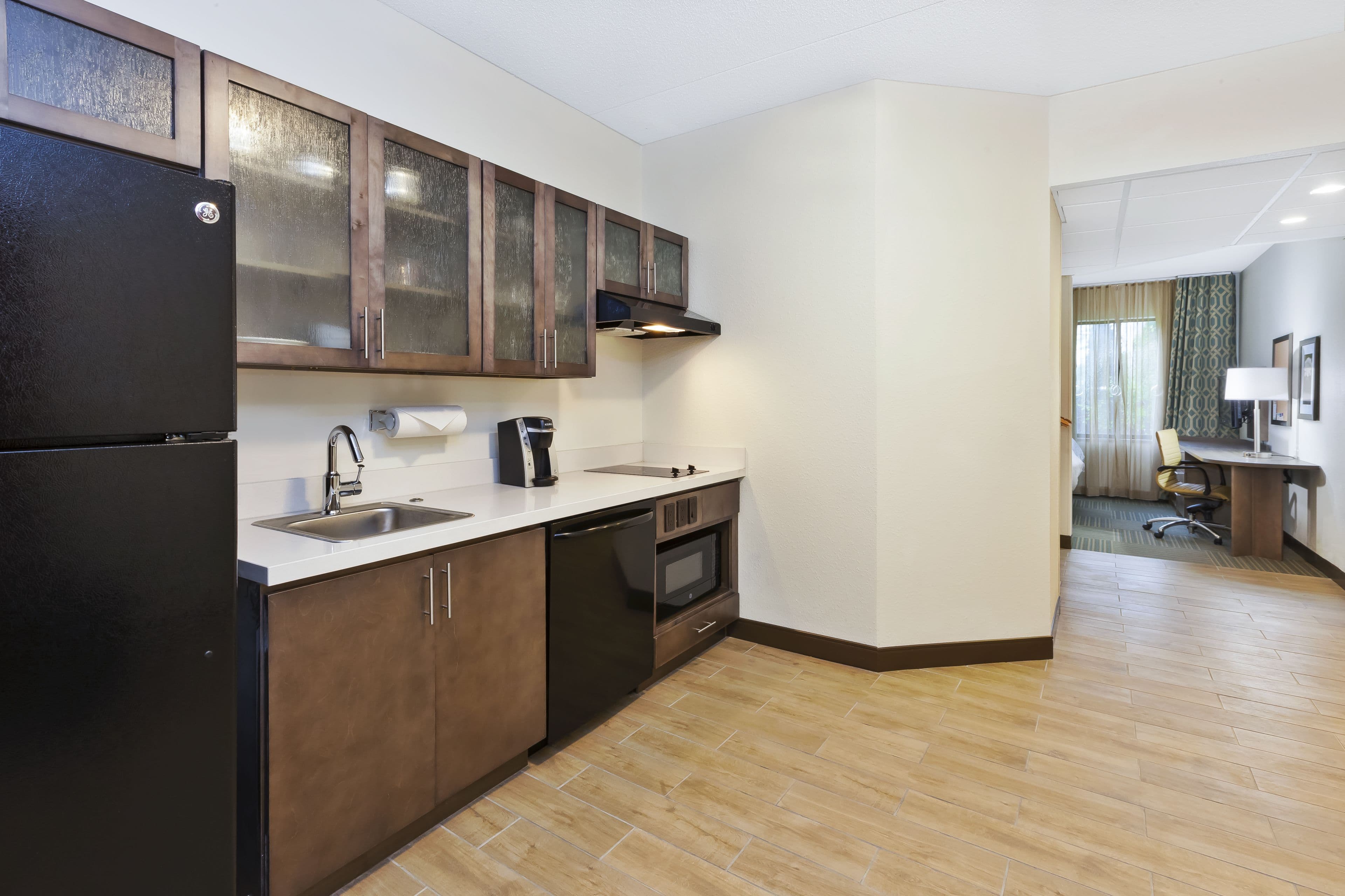 Candlewood Suites Grand Rapids Airport - Image 2