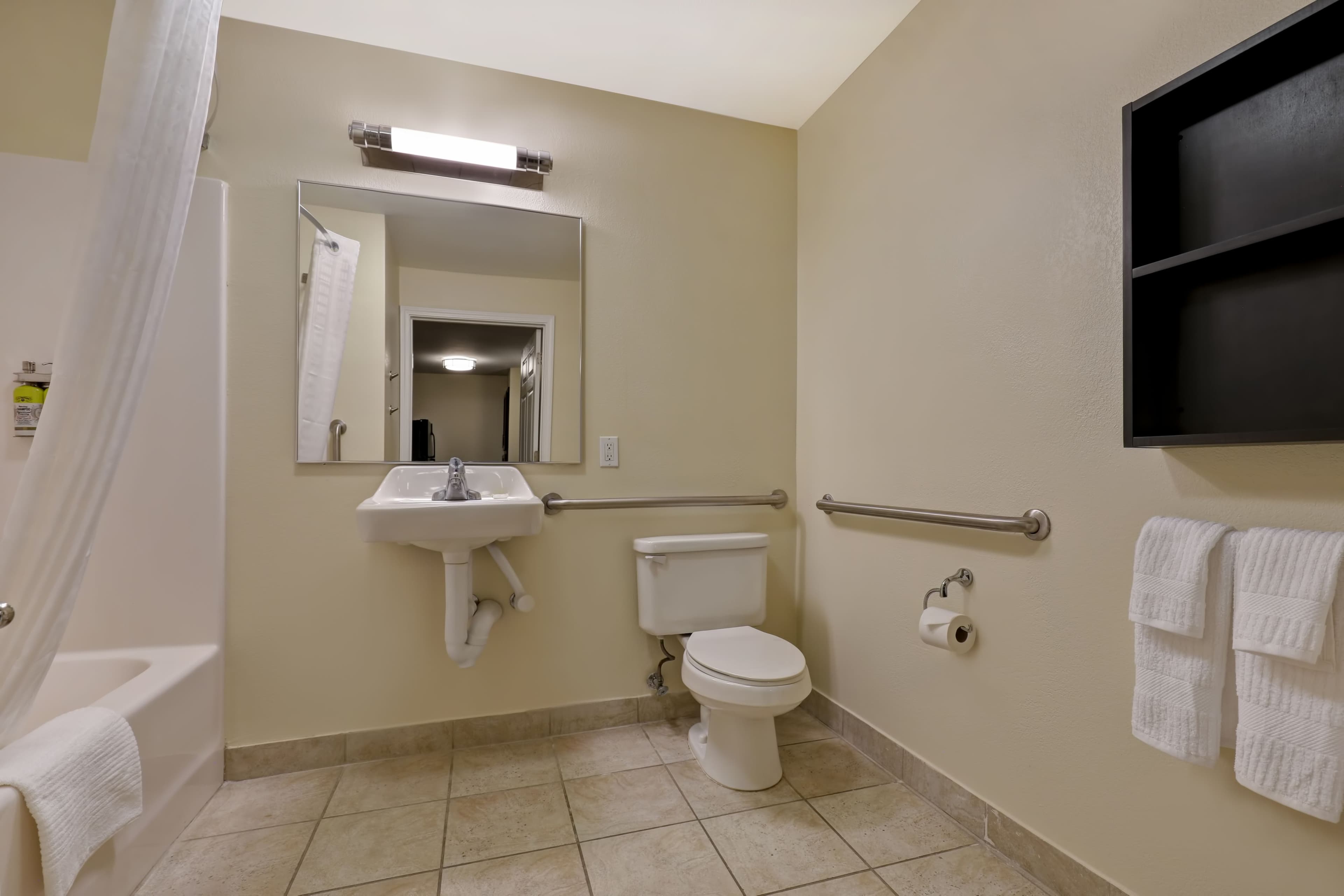 Candlewood Suites Indianapolis - South — 10