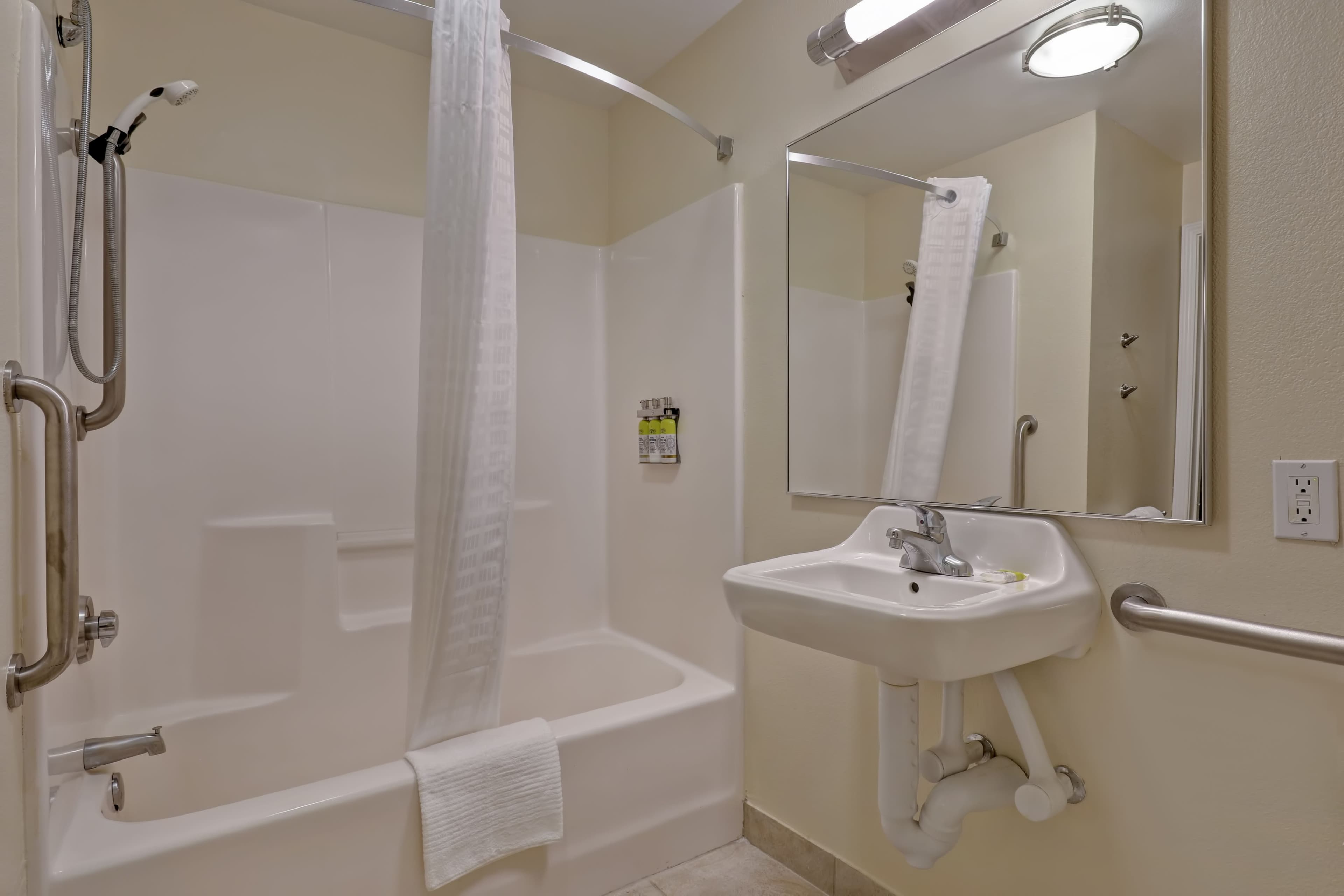Candlewood Suites Indianapolis - South — 7