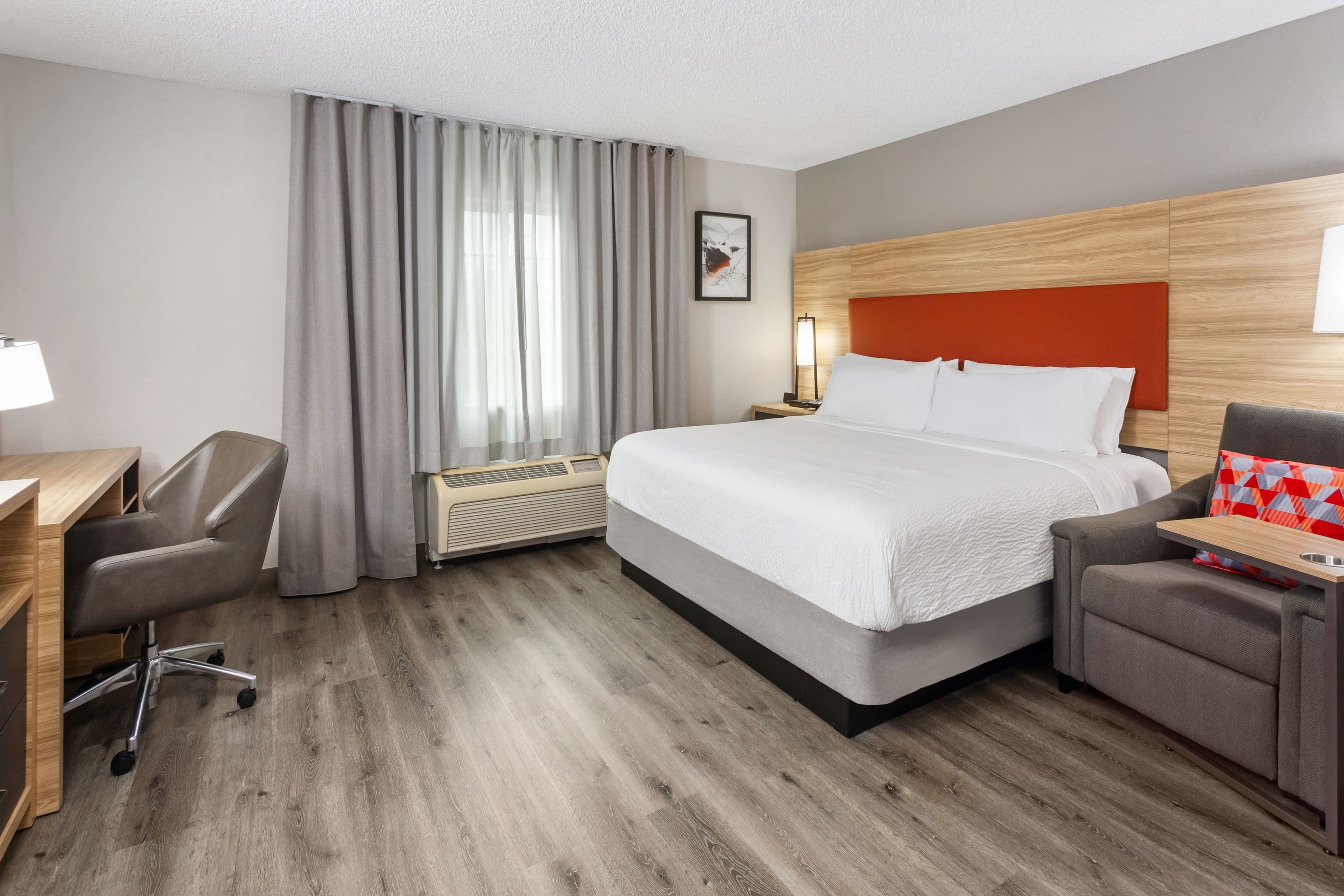 Candlewood Suites Harrisonburg — 13