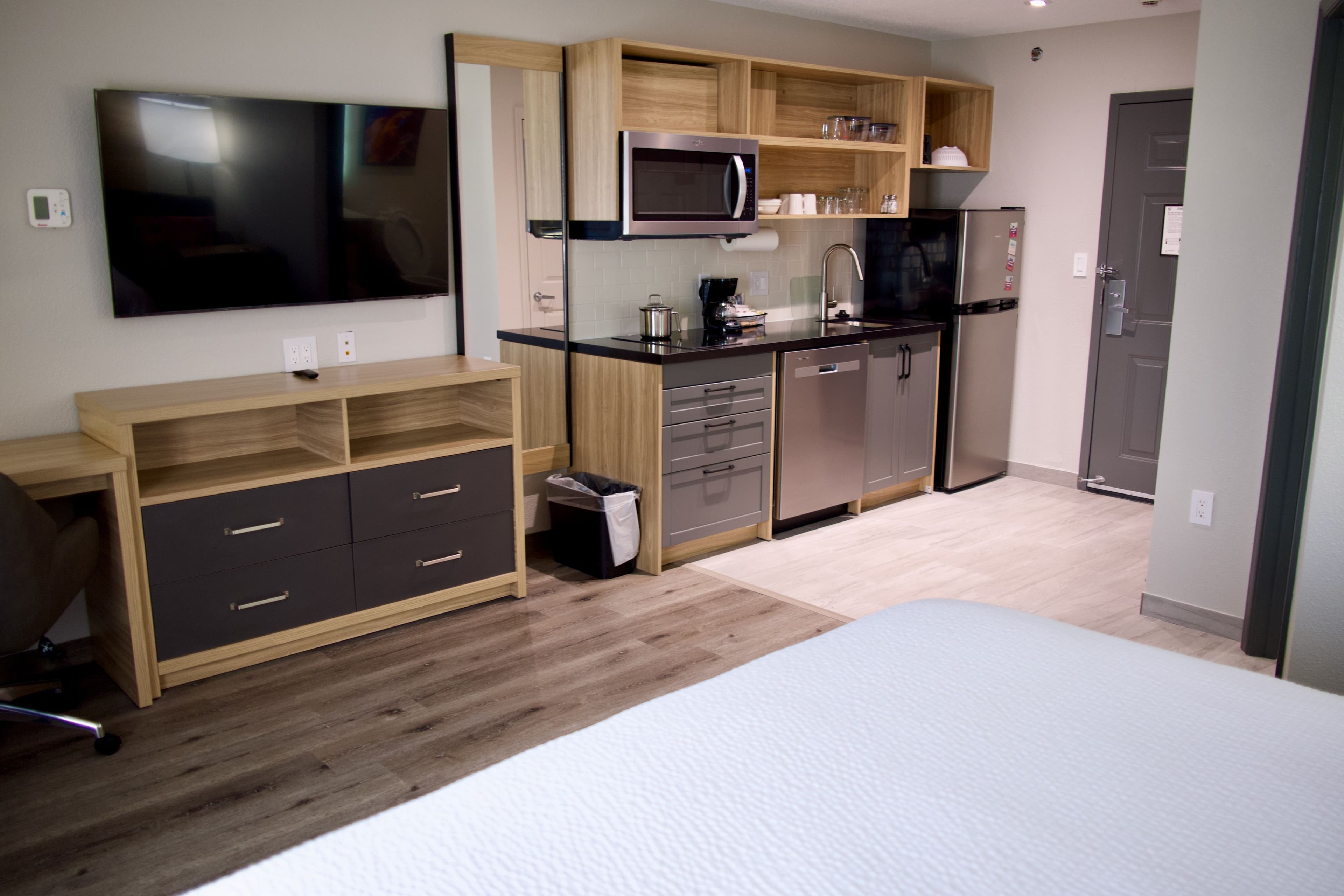 Candlewood Suites Harrisonburg — 6