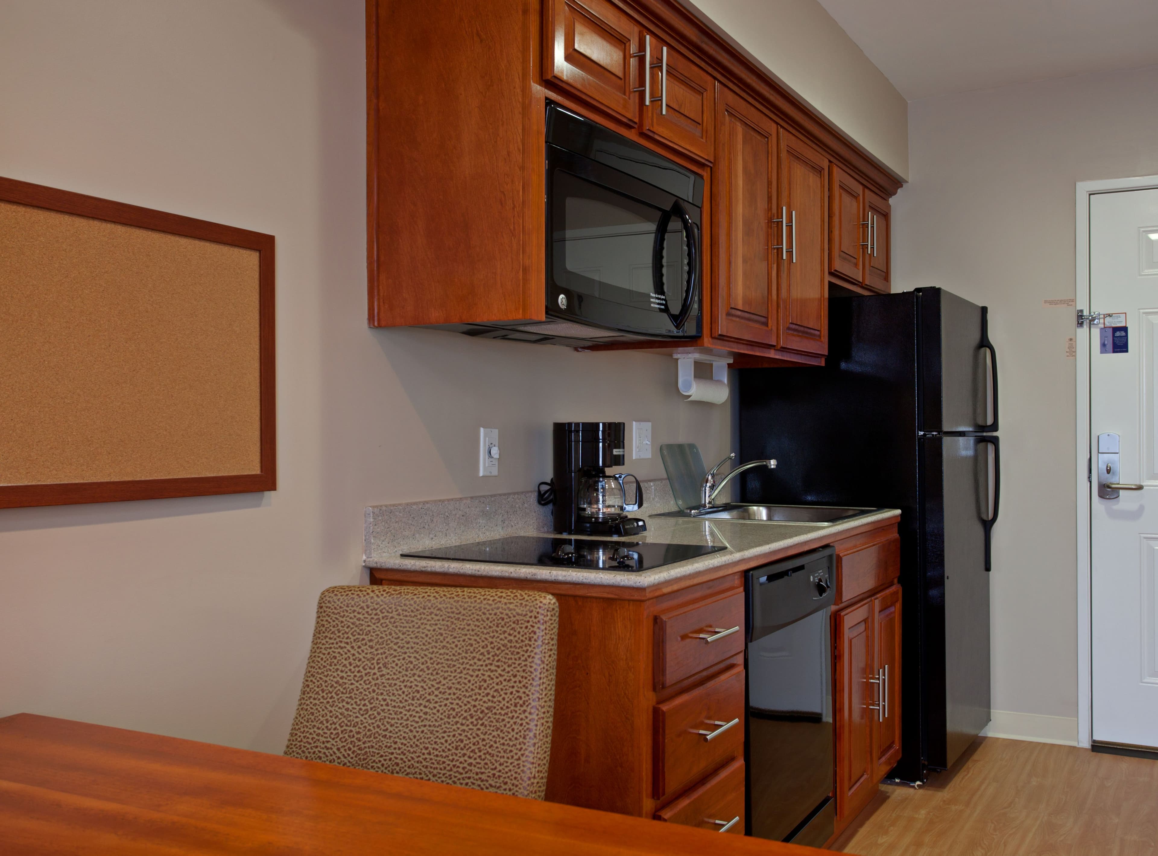Candlewood Suites LAX Hawthorne - Image 4