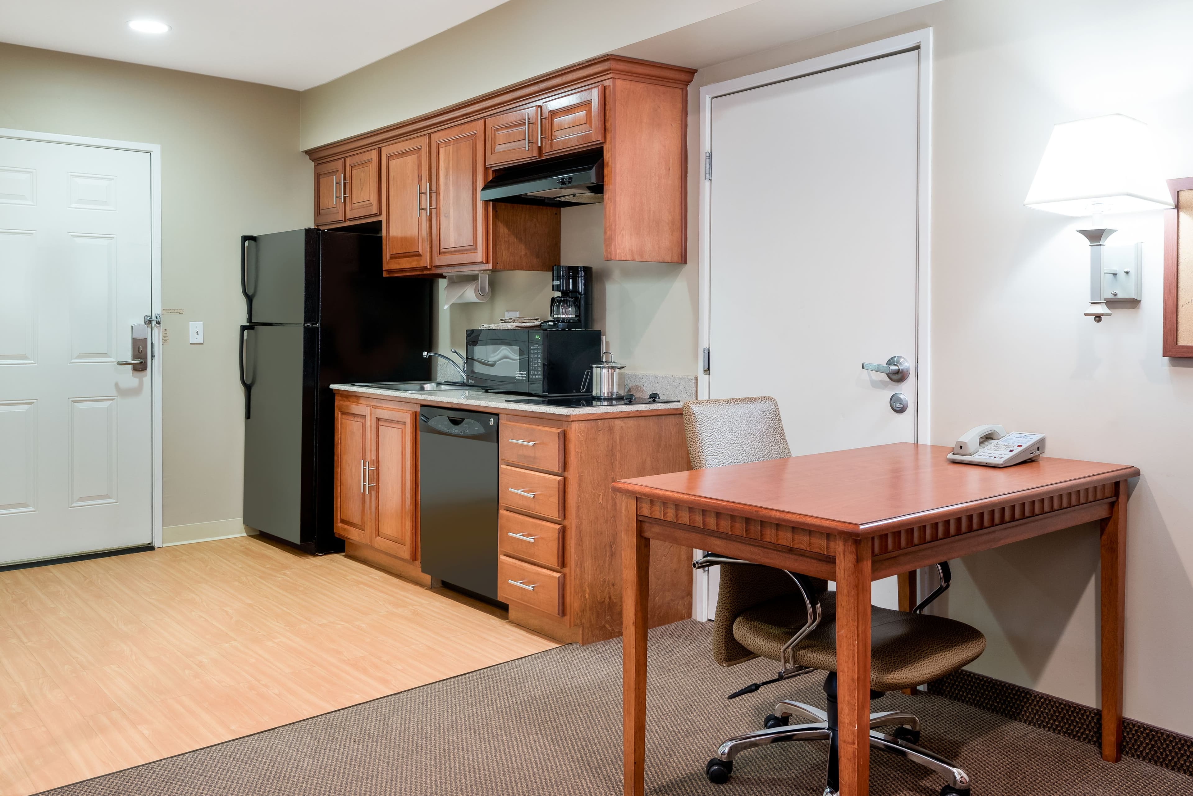 Candlewood Suites LAX Hawthorne — 6