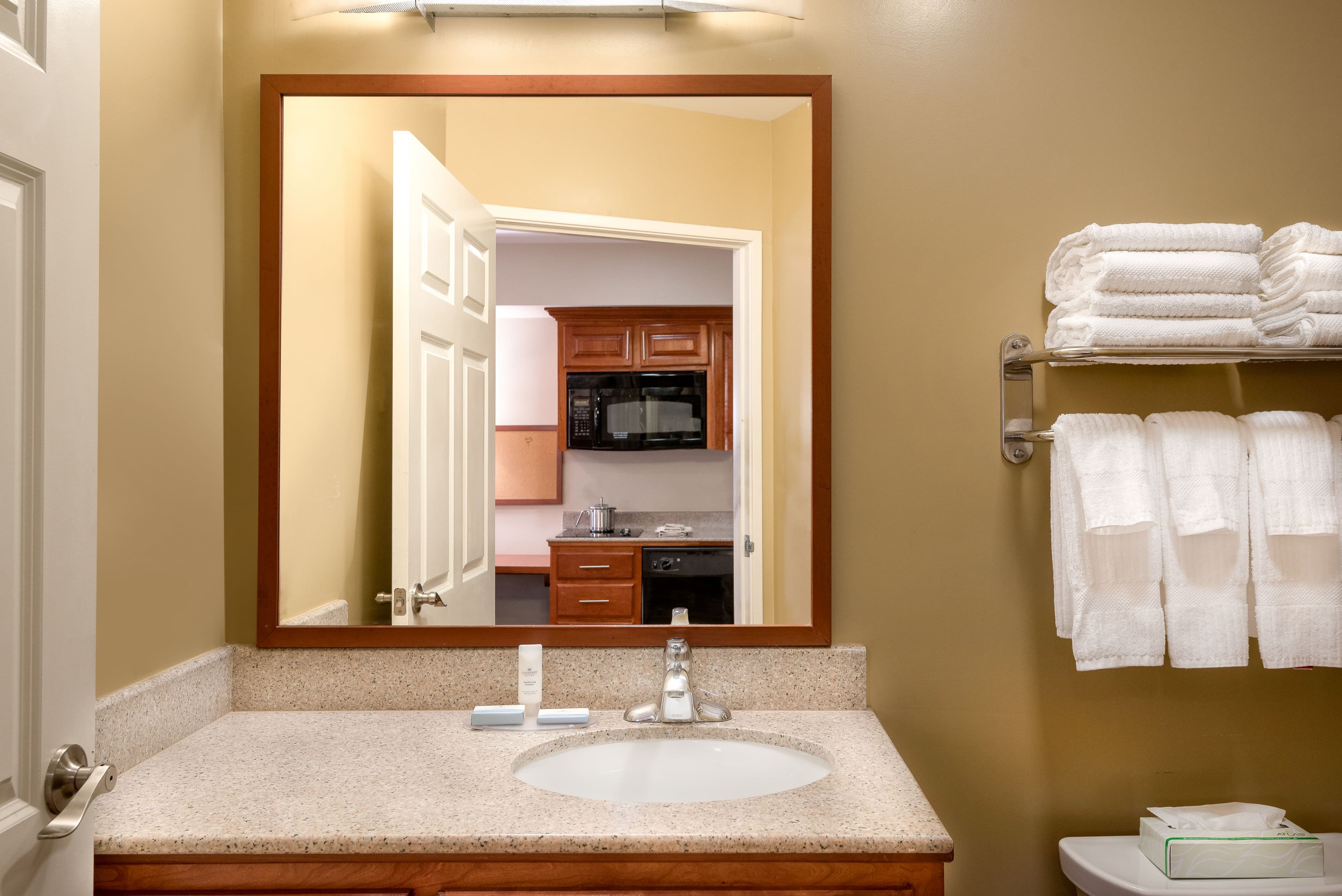 Candlewood Suites LAX Hawthorne — 7