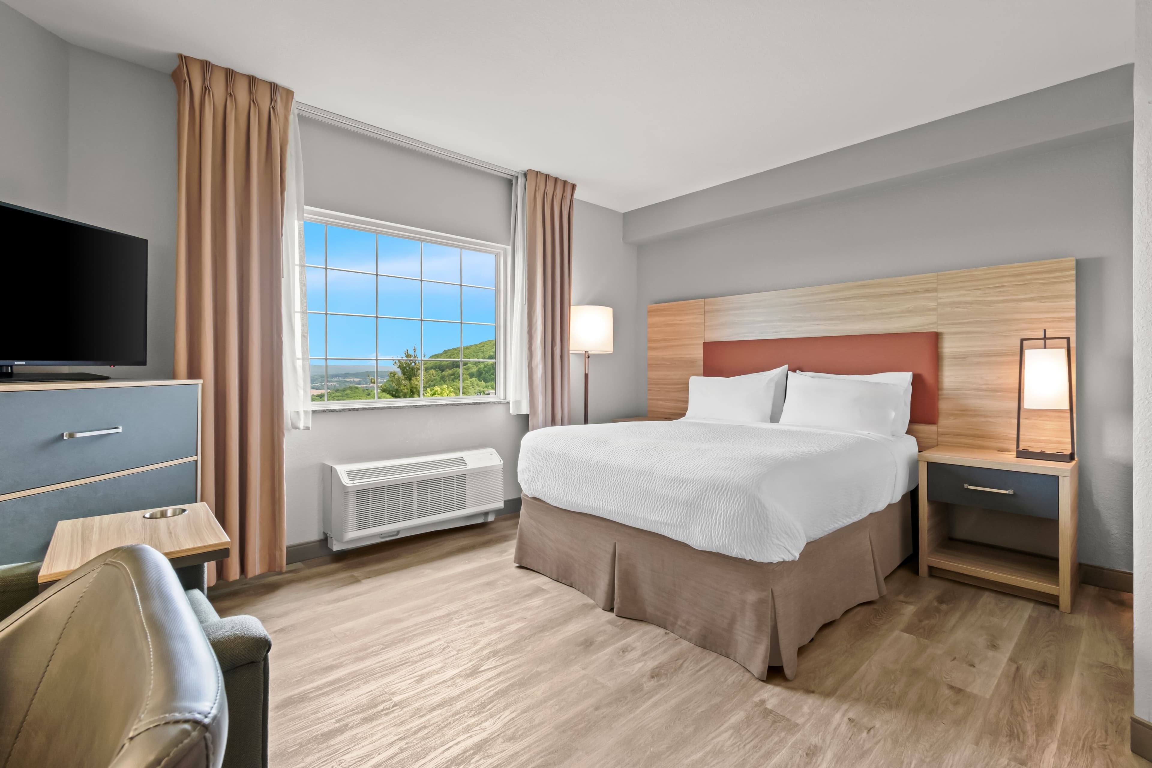 Candlewood Suites Hazleton - Image 3
