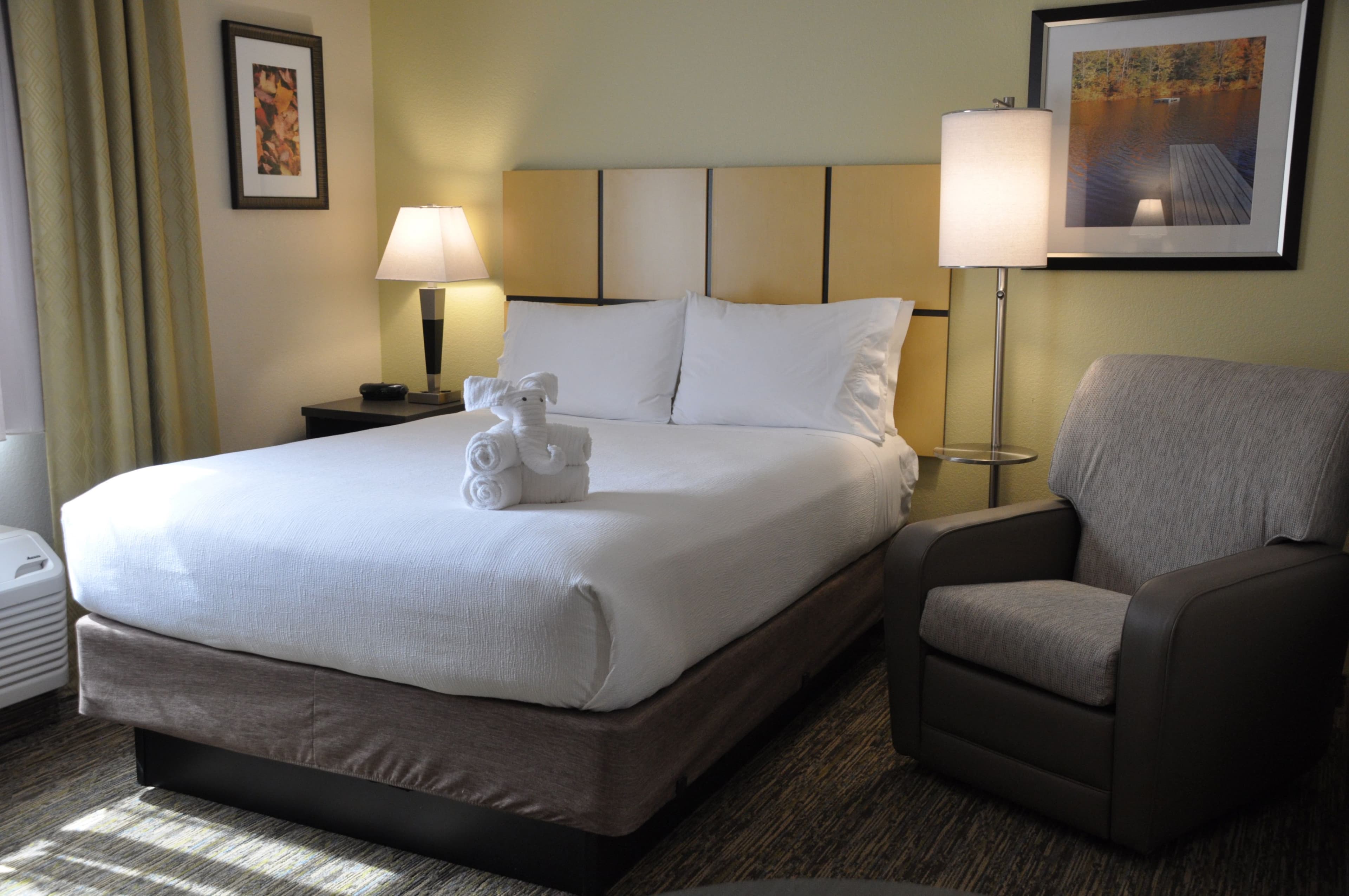 Candlewood Suites Washington-Dulles Herndon — 16