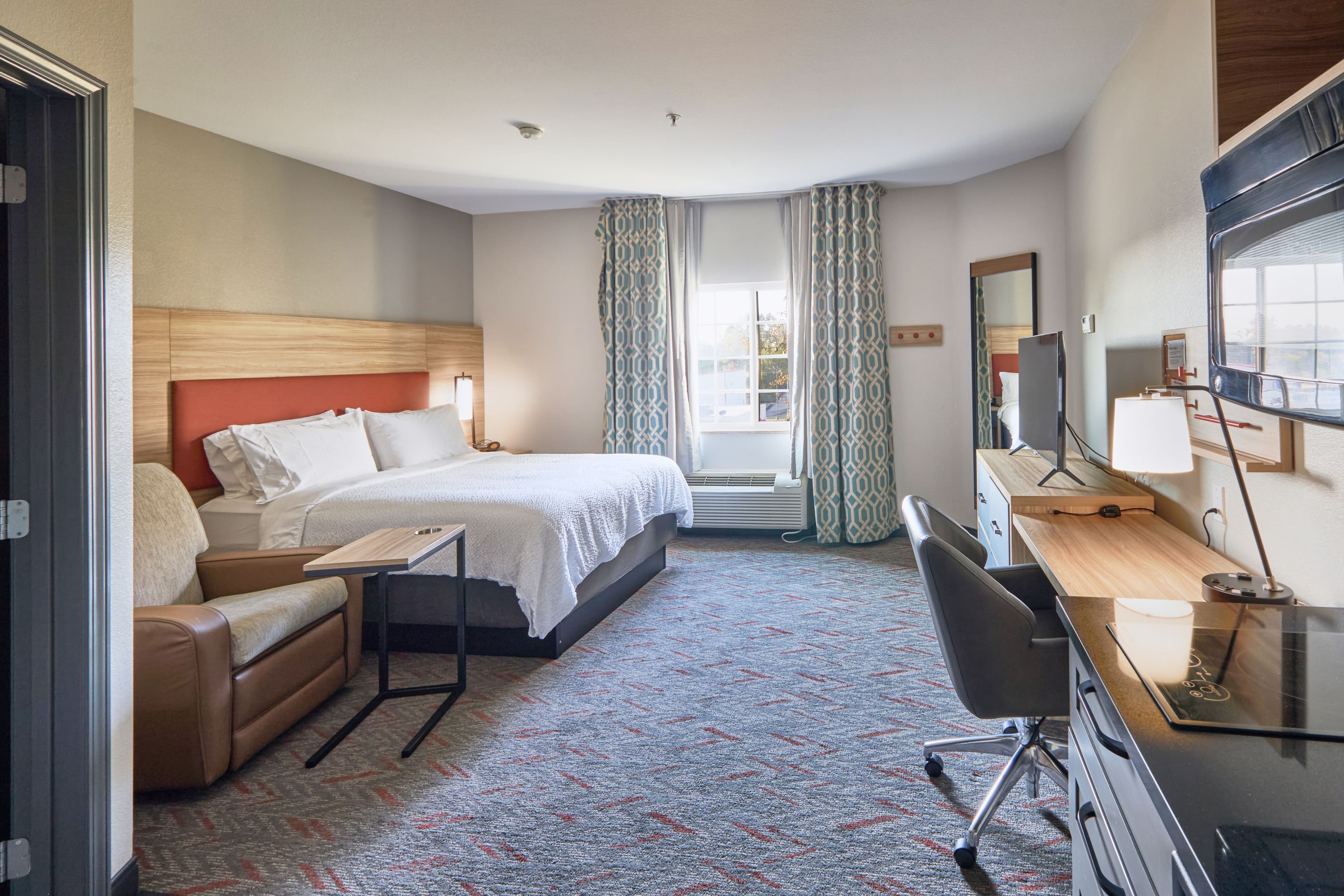 Candlewood Suites Hot Springs - Image 4