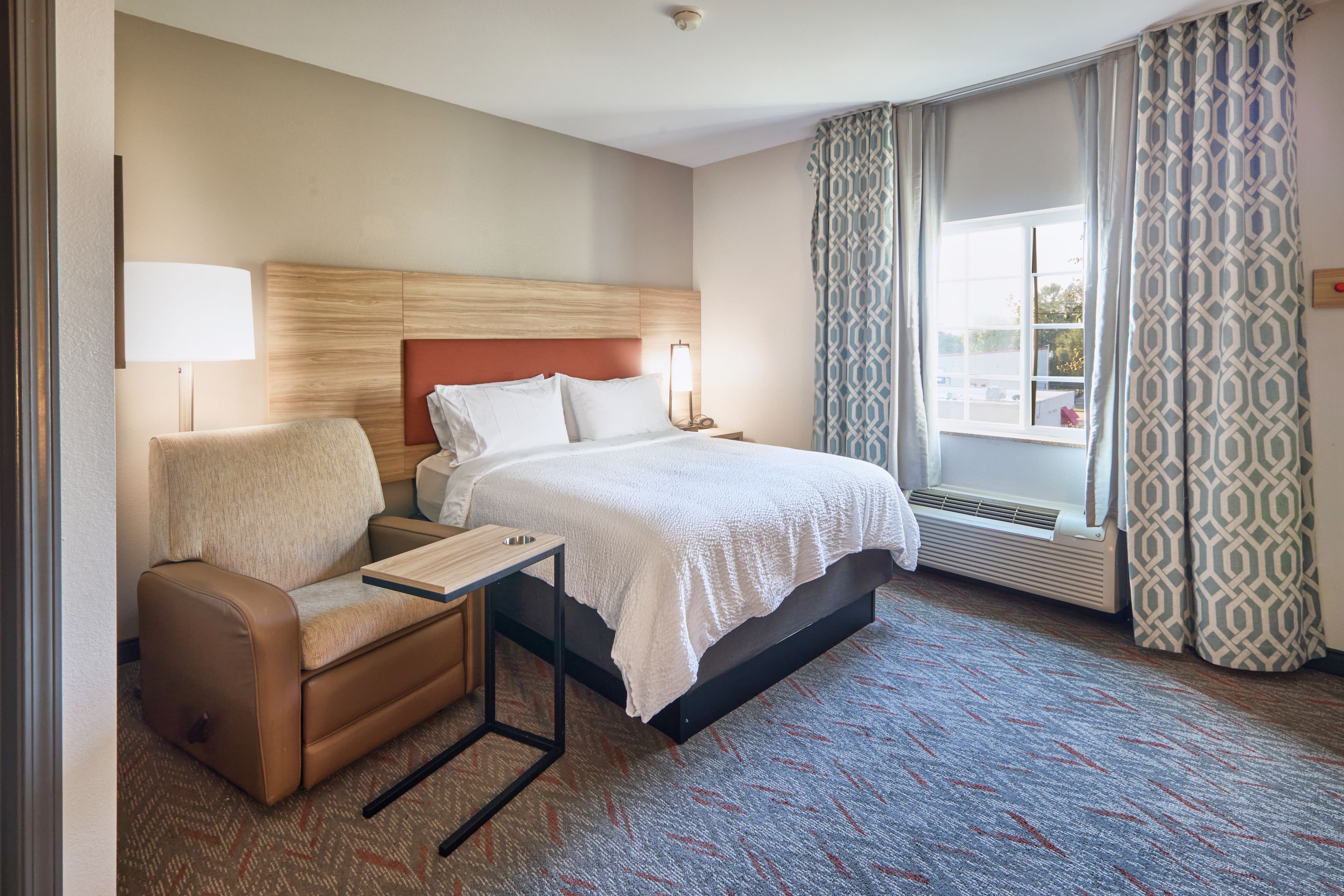 Candlewood Suites Hot Springs - Image 3