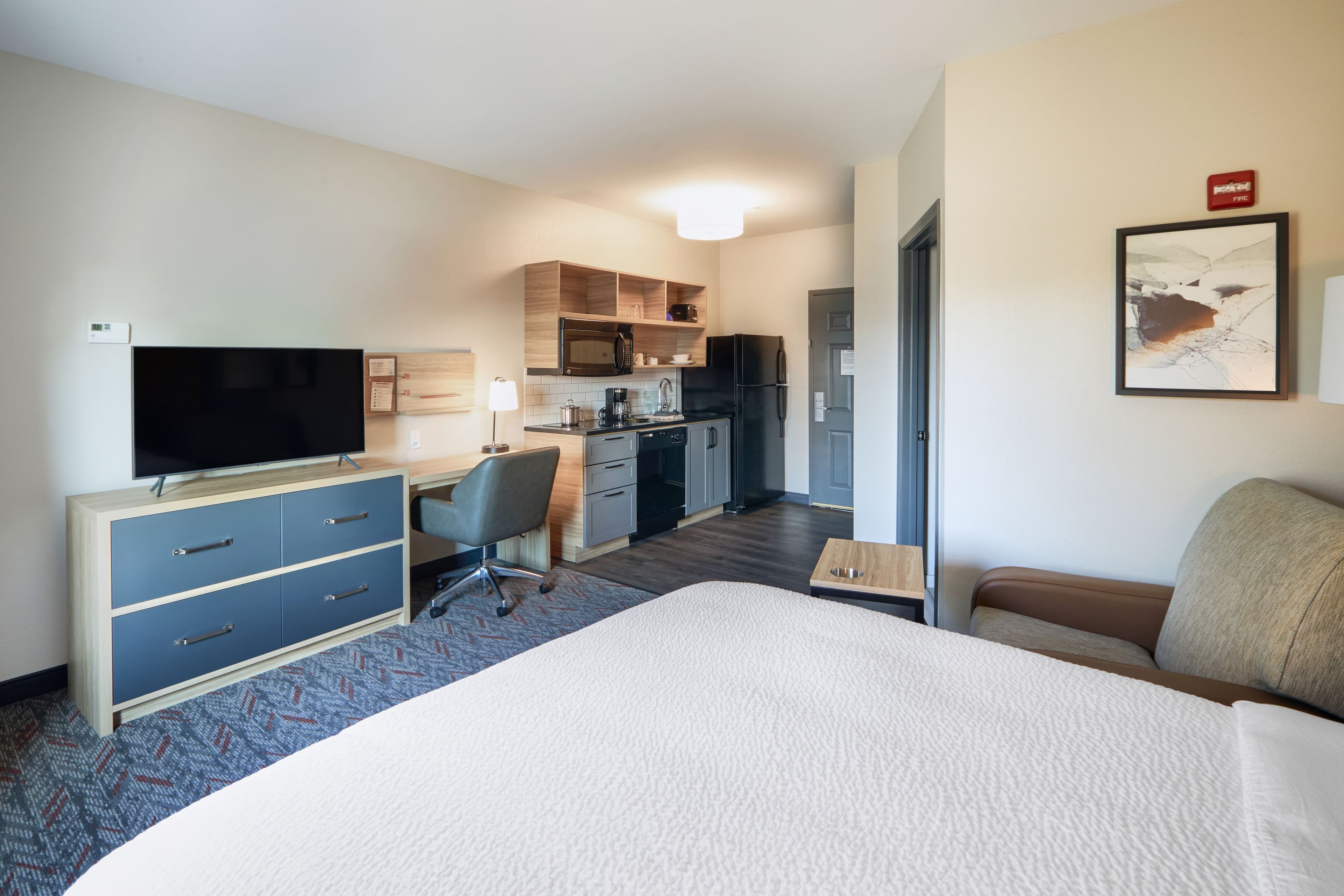 Candlewood Suites Hot Springs - Image 5