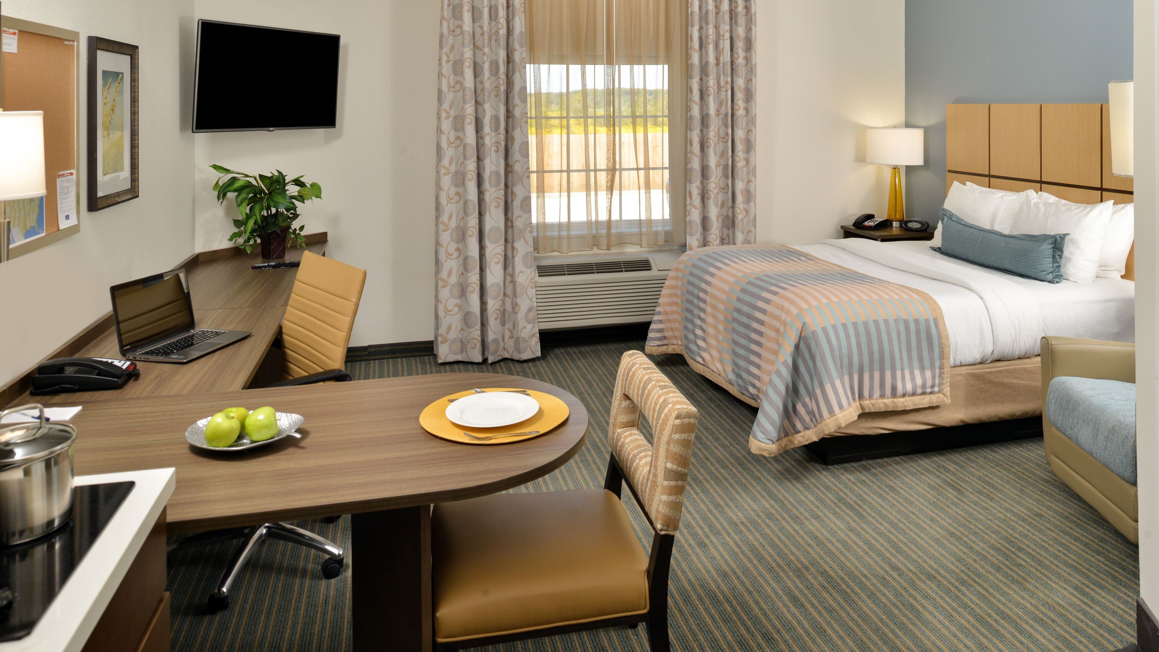 Candlewood Suites Houma — 23