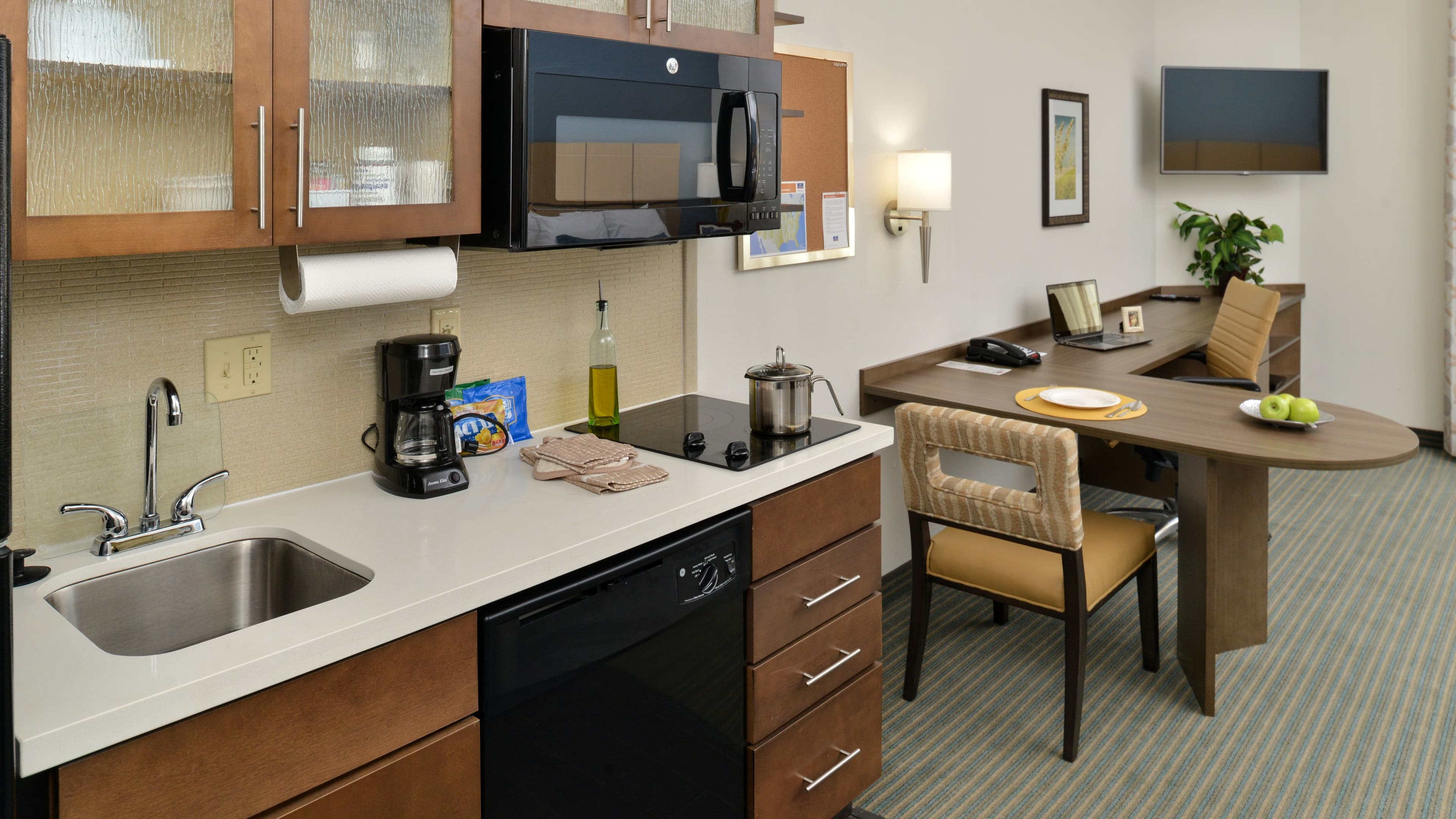 Candlewood Suites Houma - Image 4