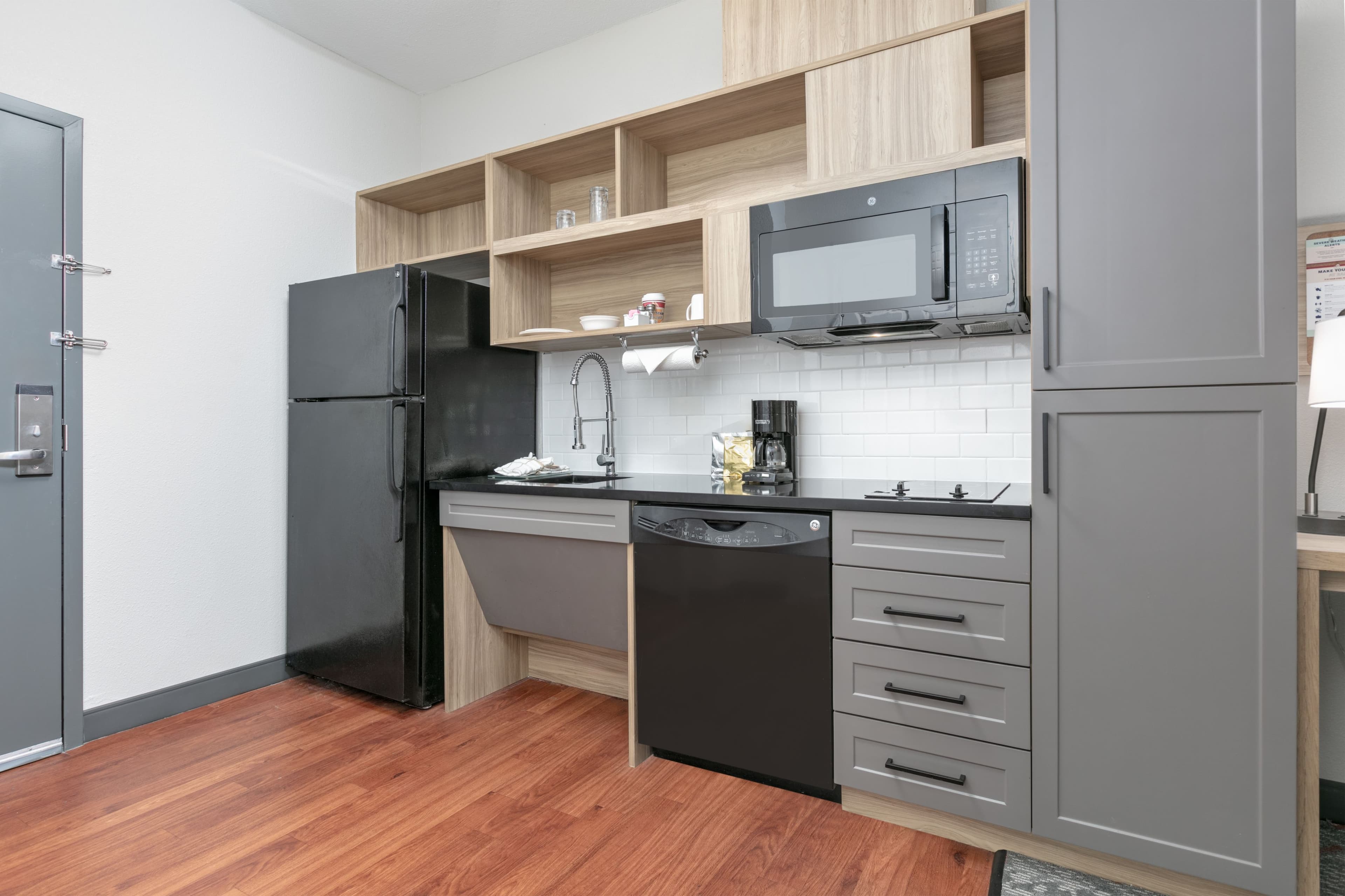Candlewood Suites Houston I-10 East — 6