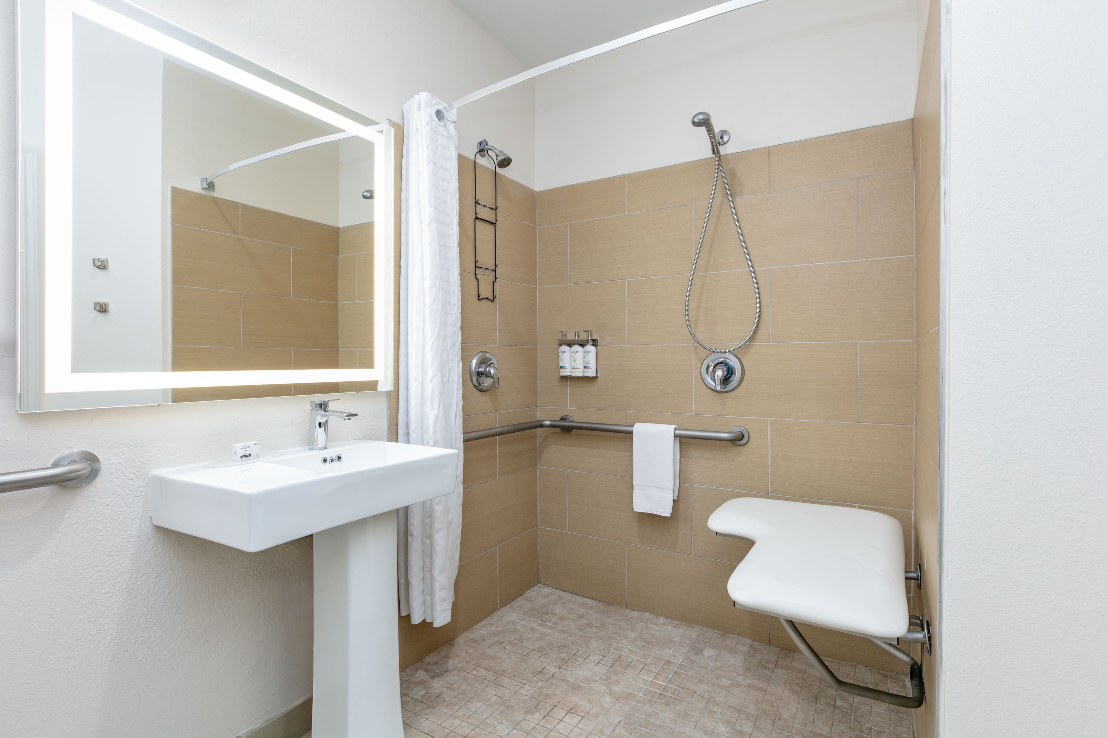 Candlewood Suites Houston I-10 East - Image 5