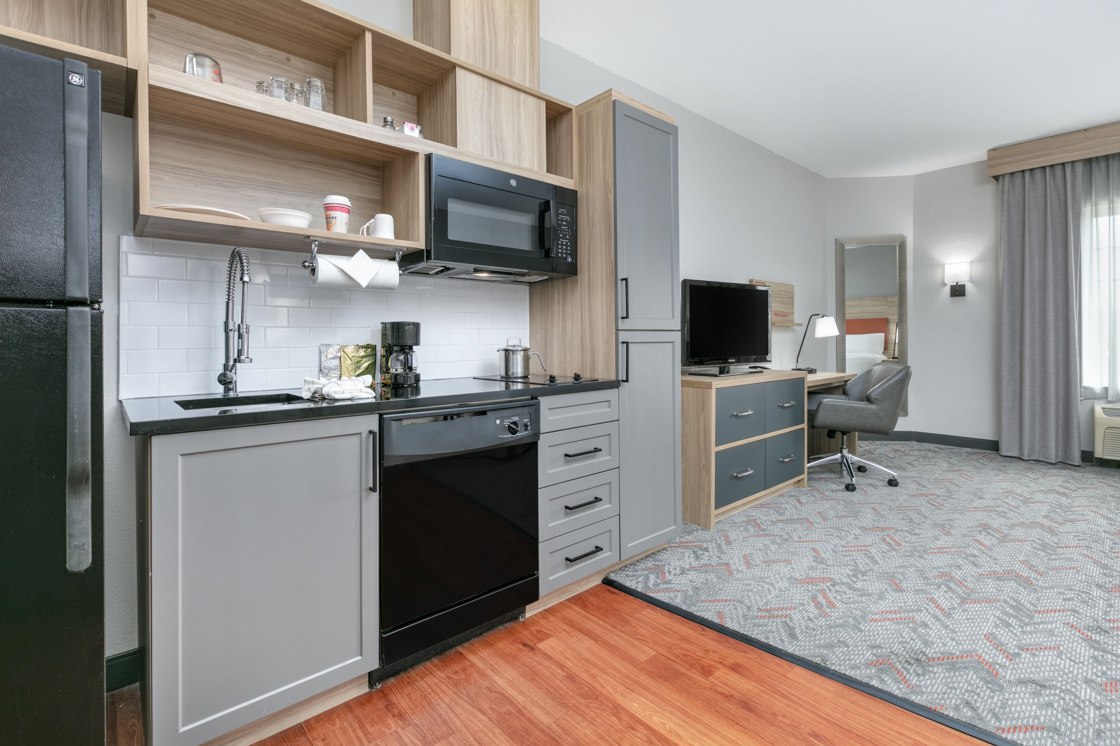 Candlewood Suites Houston I-10 East - Image 4